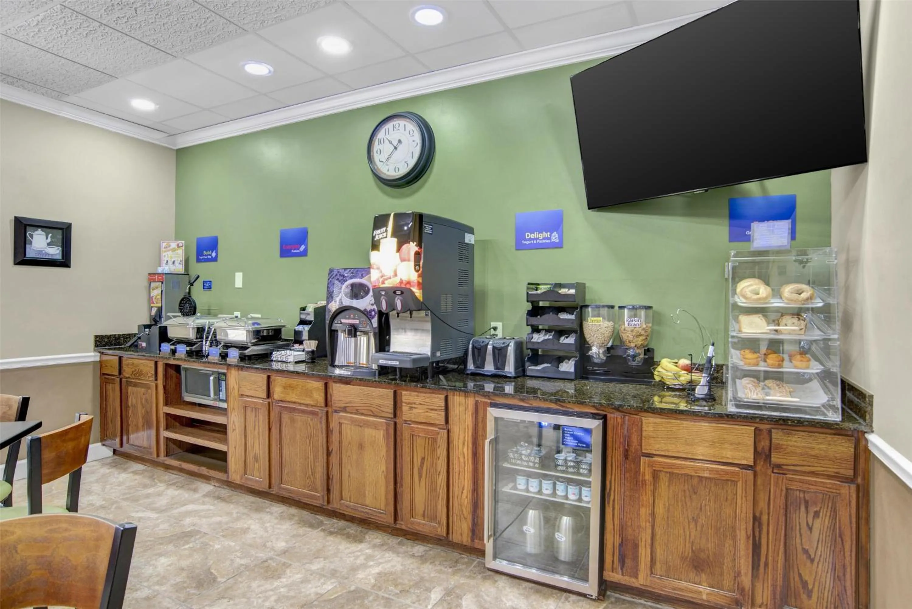 Breakfast in Best Western Opp Inn