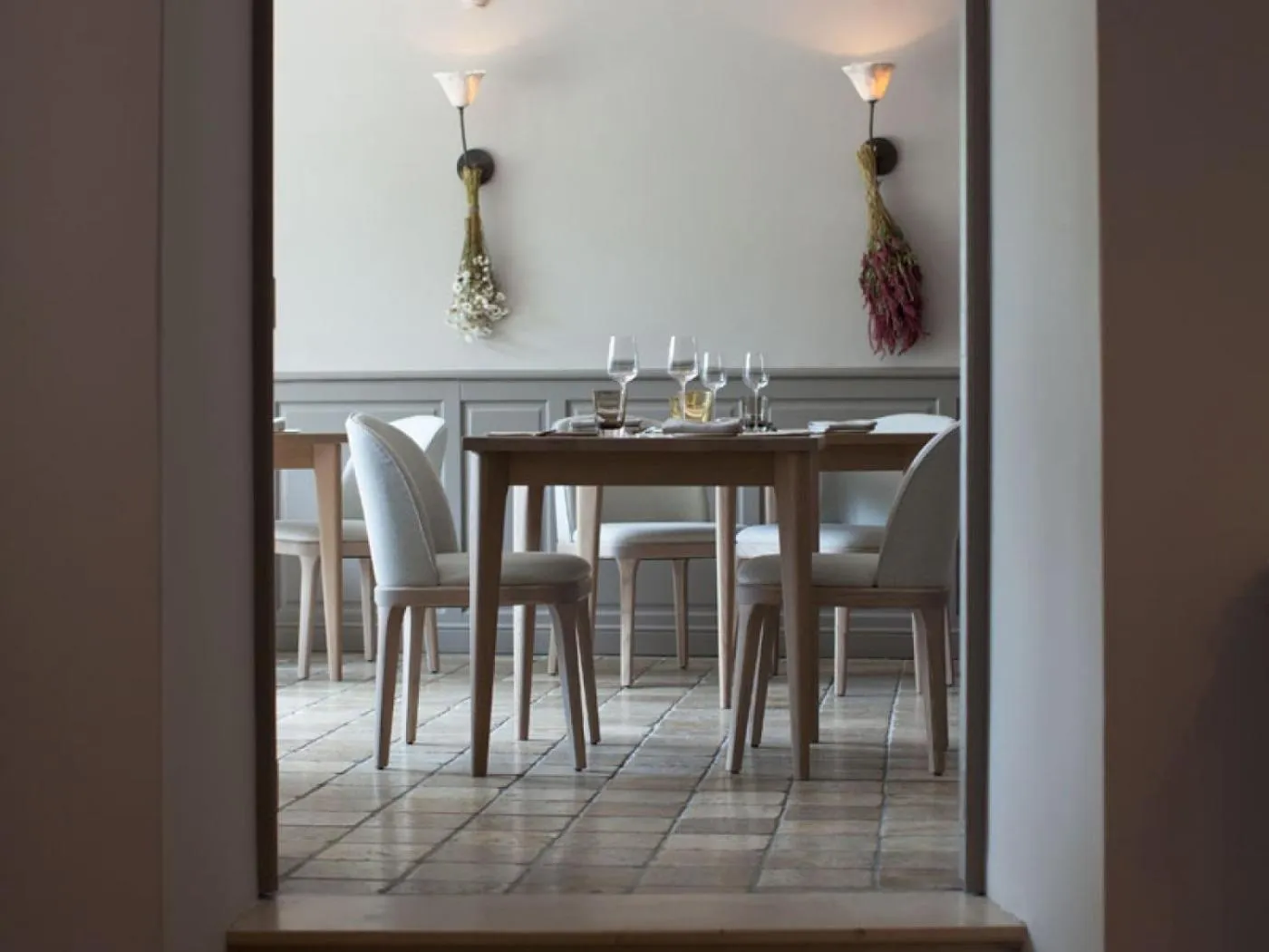 Restaurant/places to eat in Maison Hache