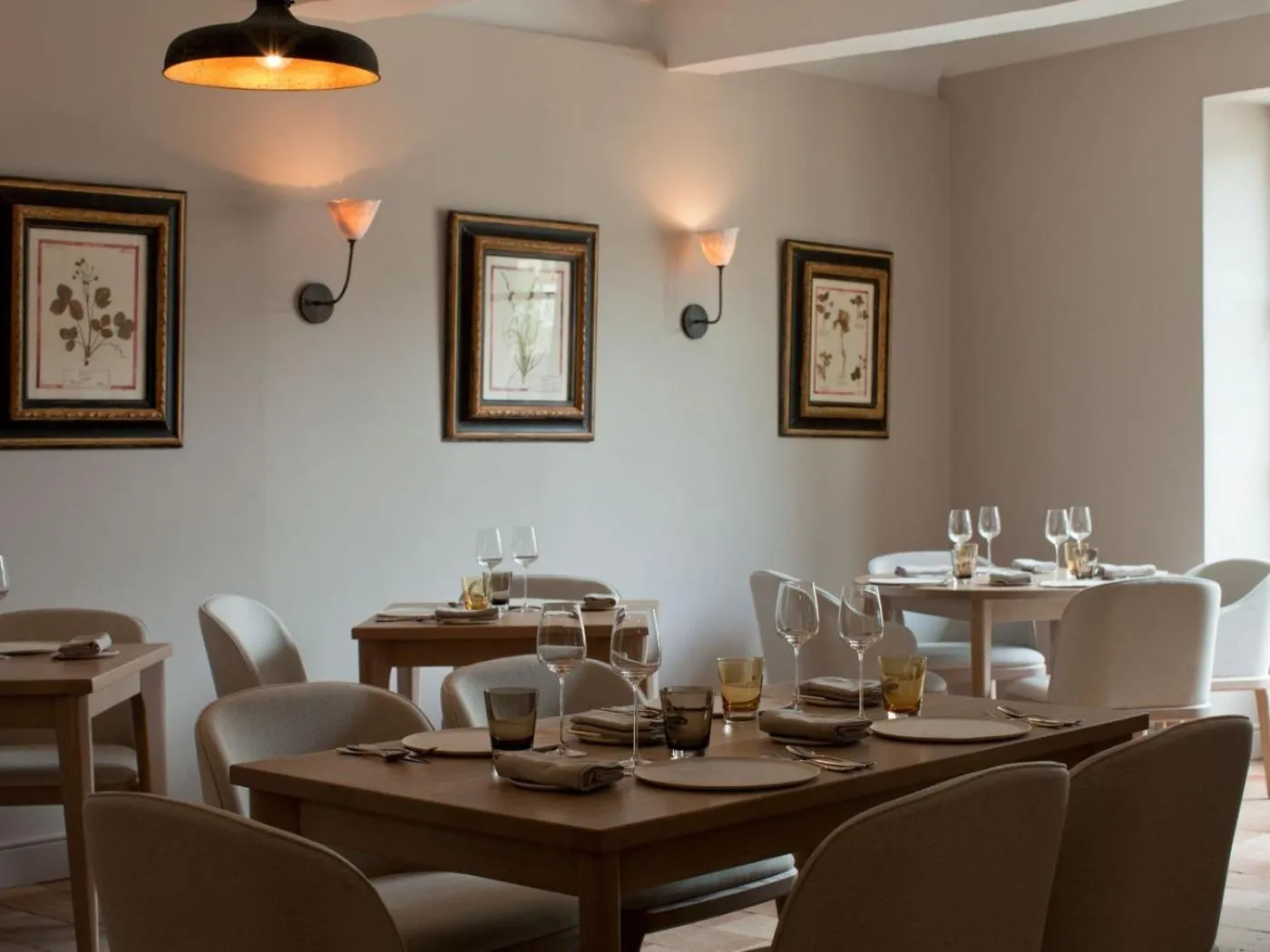 Restaurant/places to eat in Maison Hache
