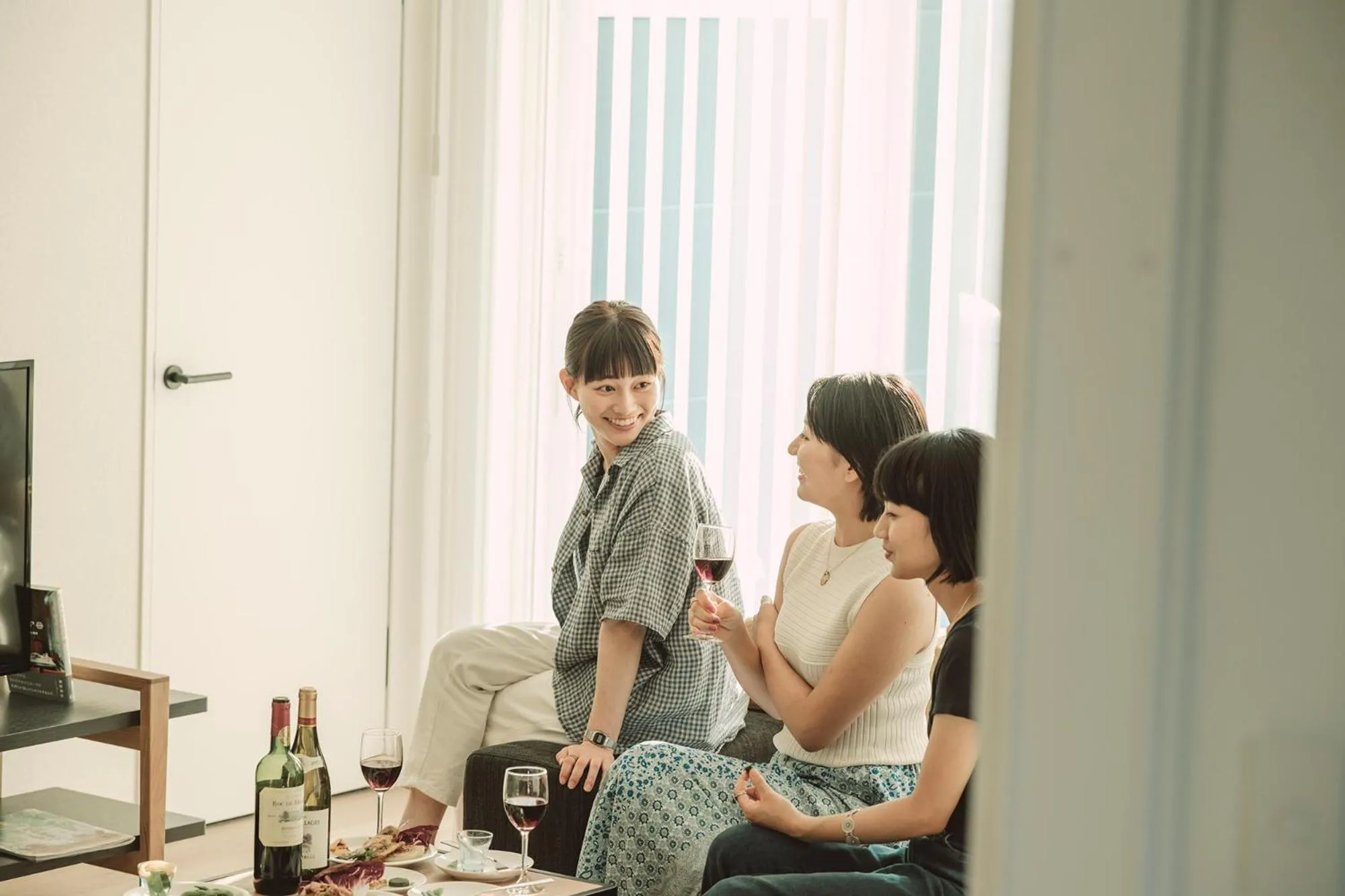 People in Seacruise House Navio