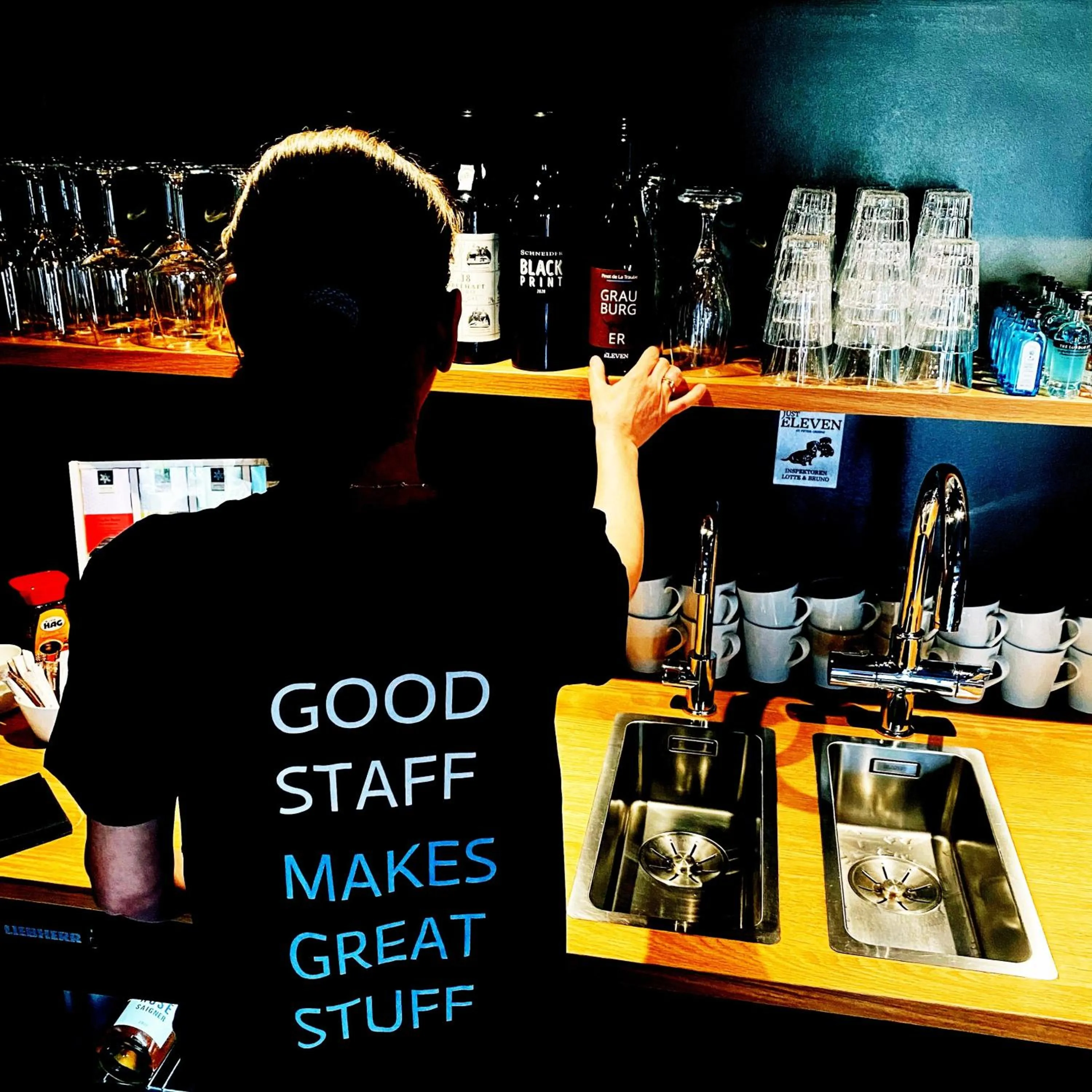 Restaurant/places to eat in Just Eleven