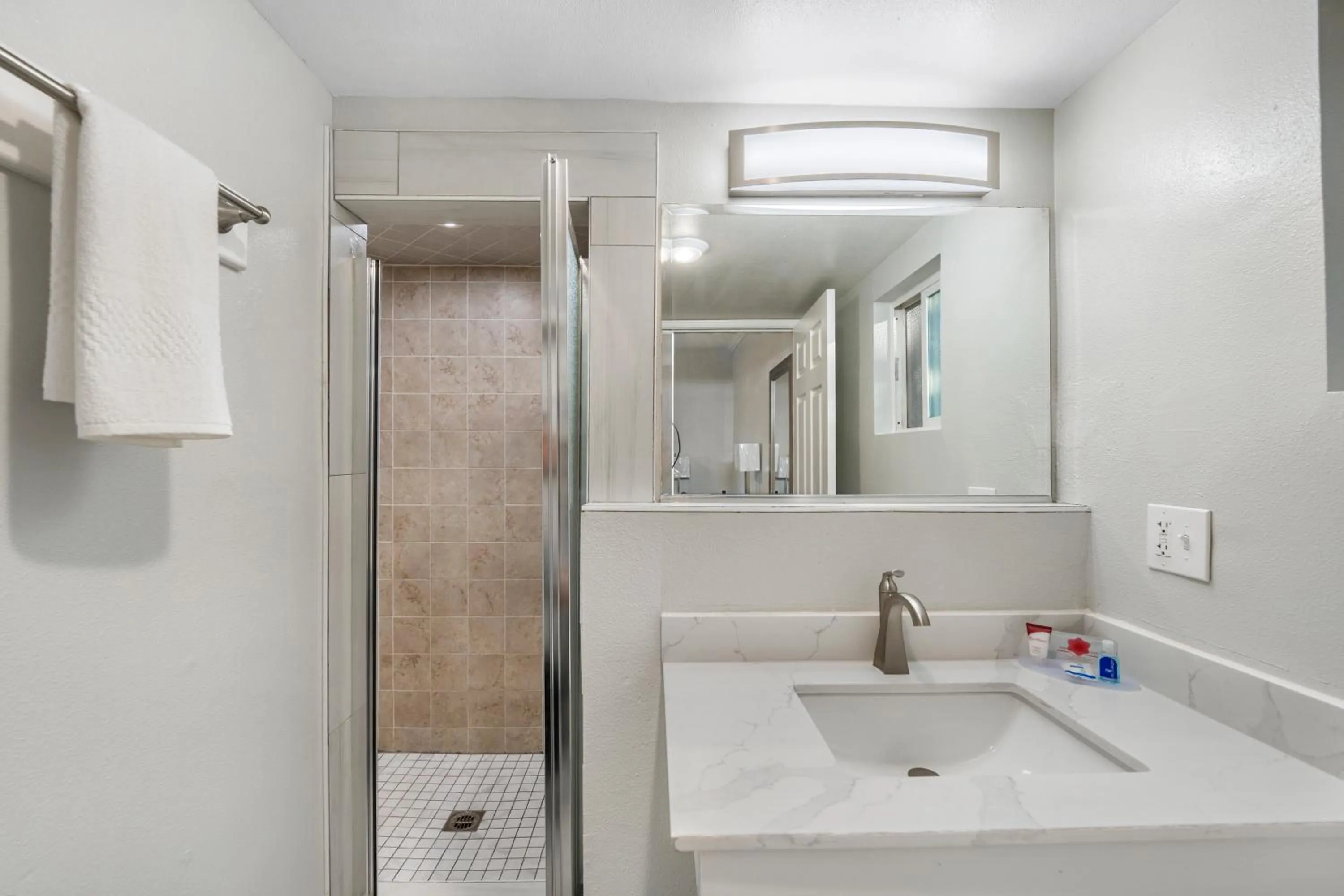 Bathroom in Rodeway Inn Stockton Highway 99