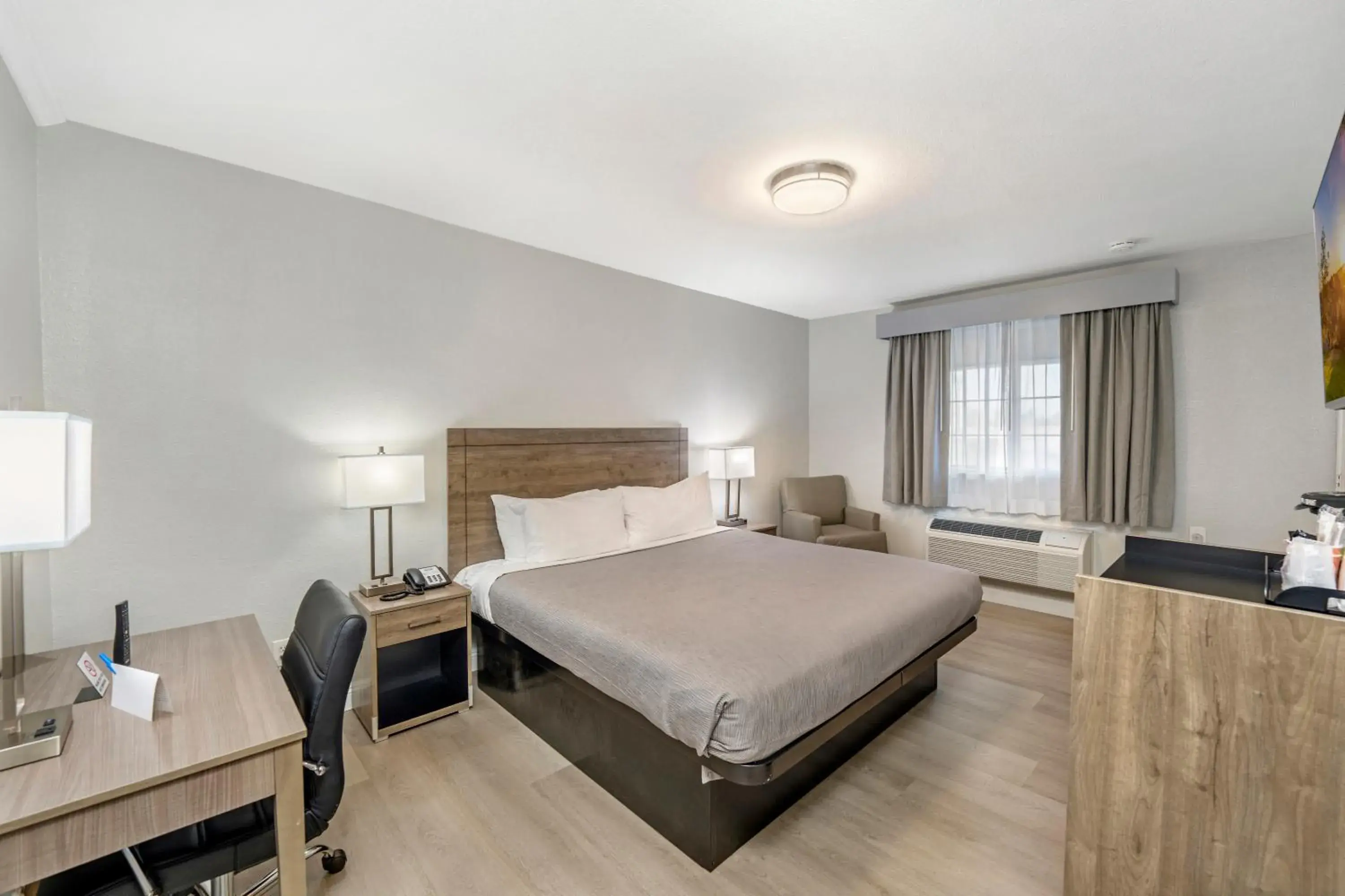 Double Room - Accessible/Non Smoking in Rodeway Inn Stockton Highway 99 Double Room - Accessible/Non Smoking in Rodeway Inn Stockton Highway 99