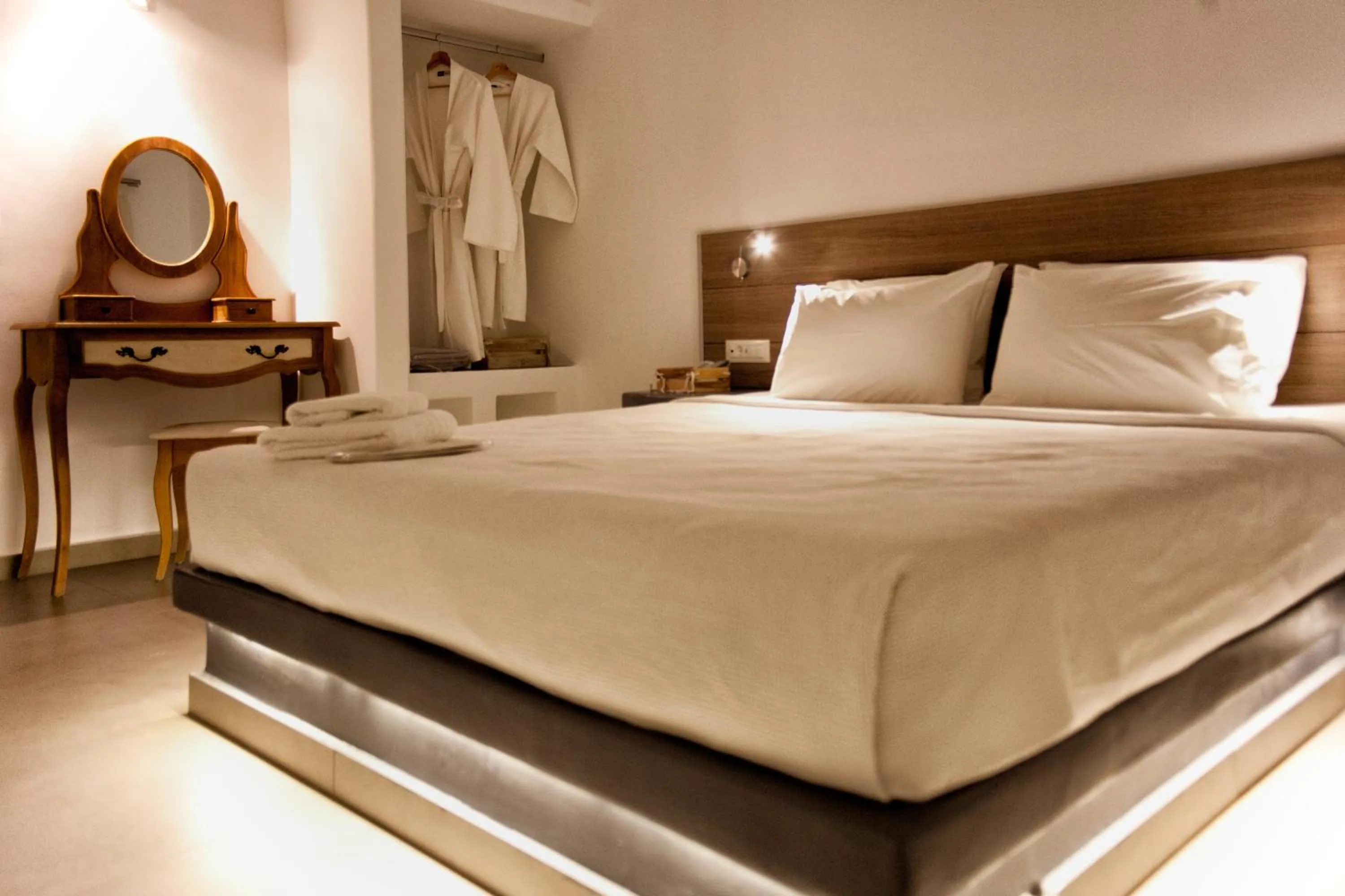 Bed in Villa Galaxy Santorini