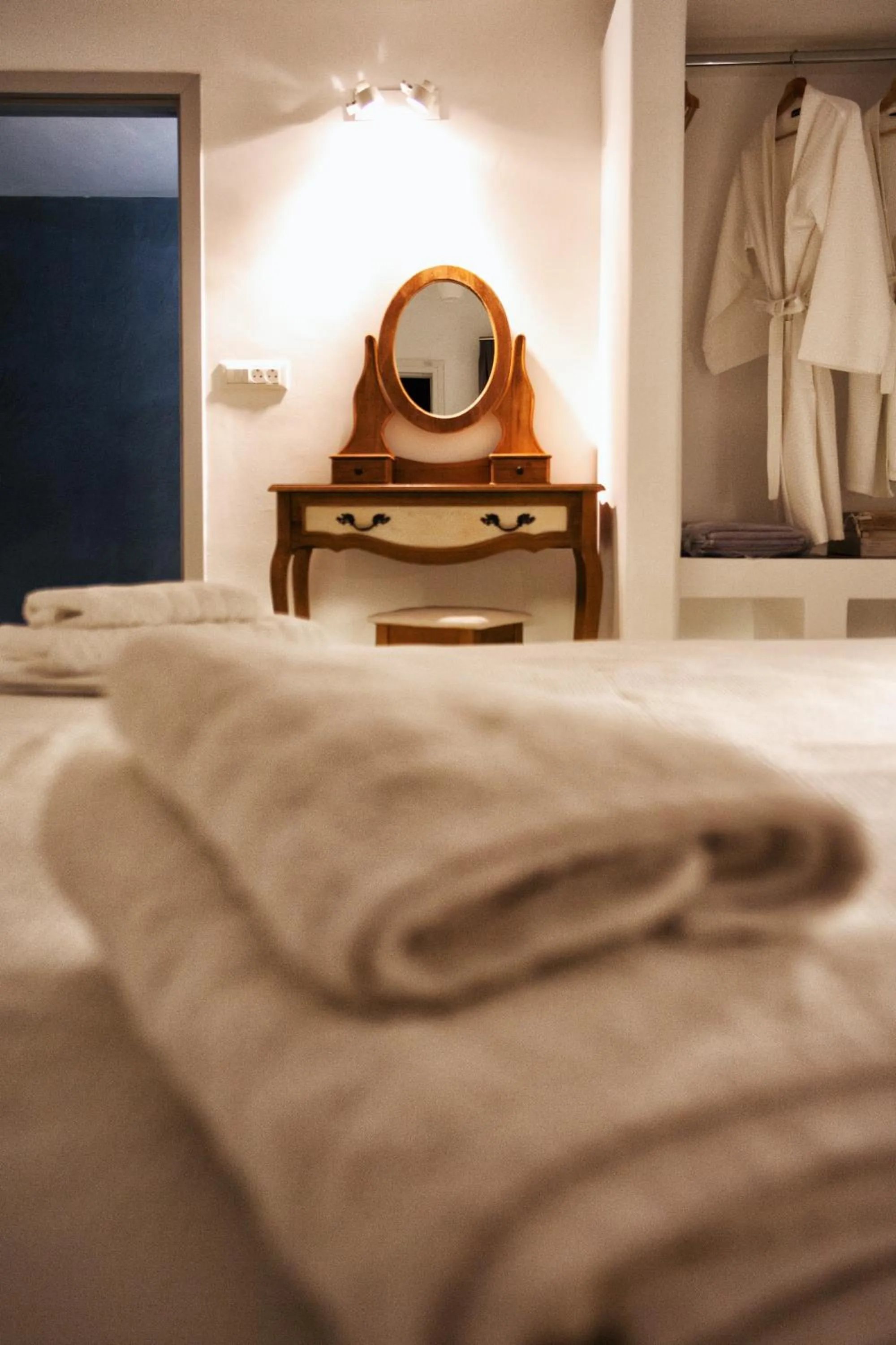 Coffee/tea facilities, Bed in Villa Galaxy Santorini