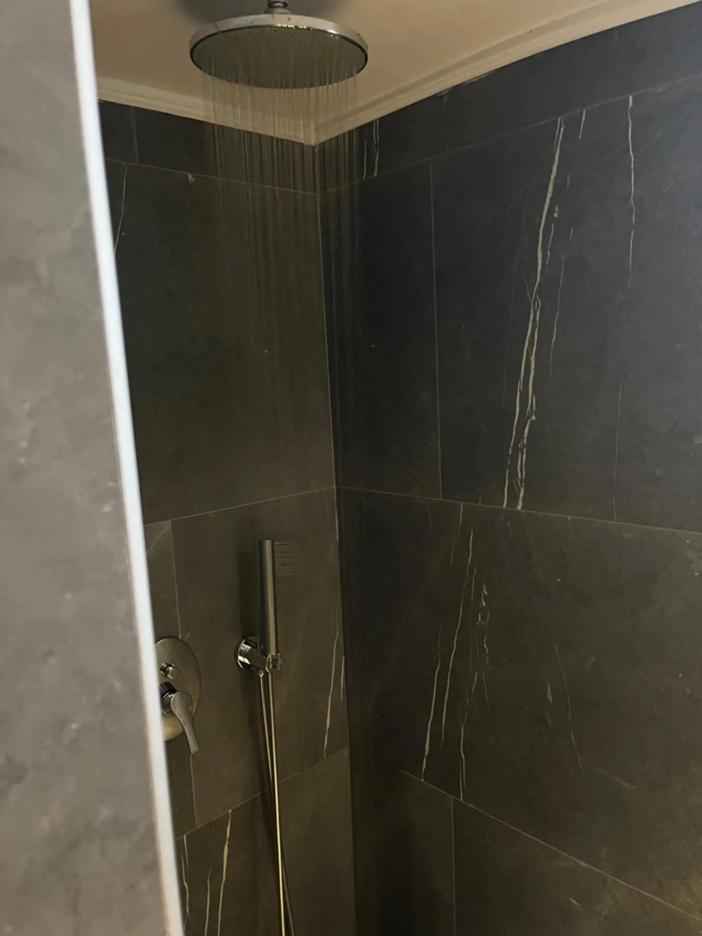 Shower in Villa Galaxy Santorini