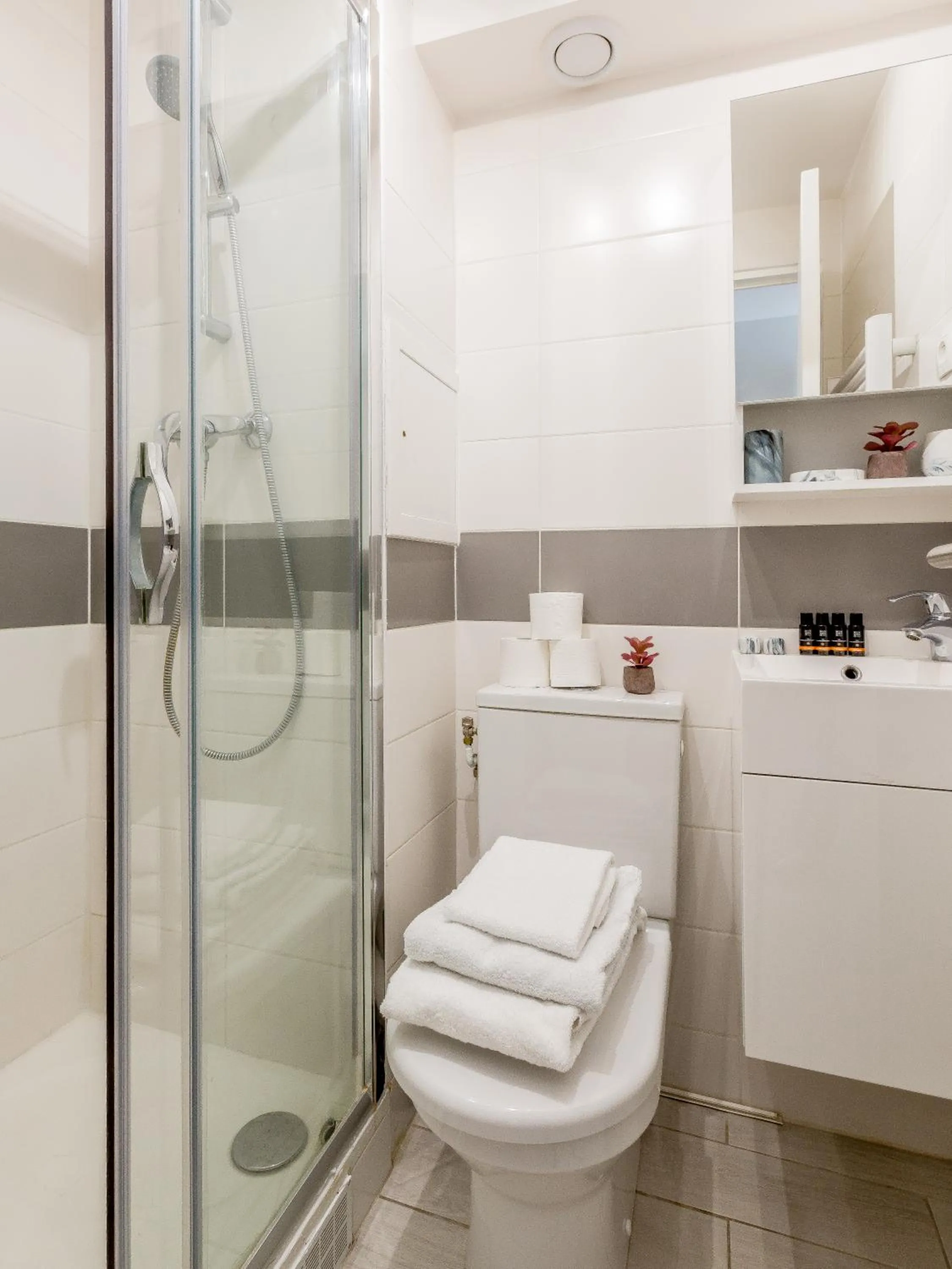 Shower in Résidence Louvre - Bellan