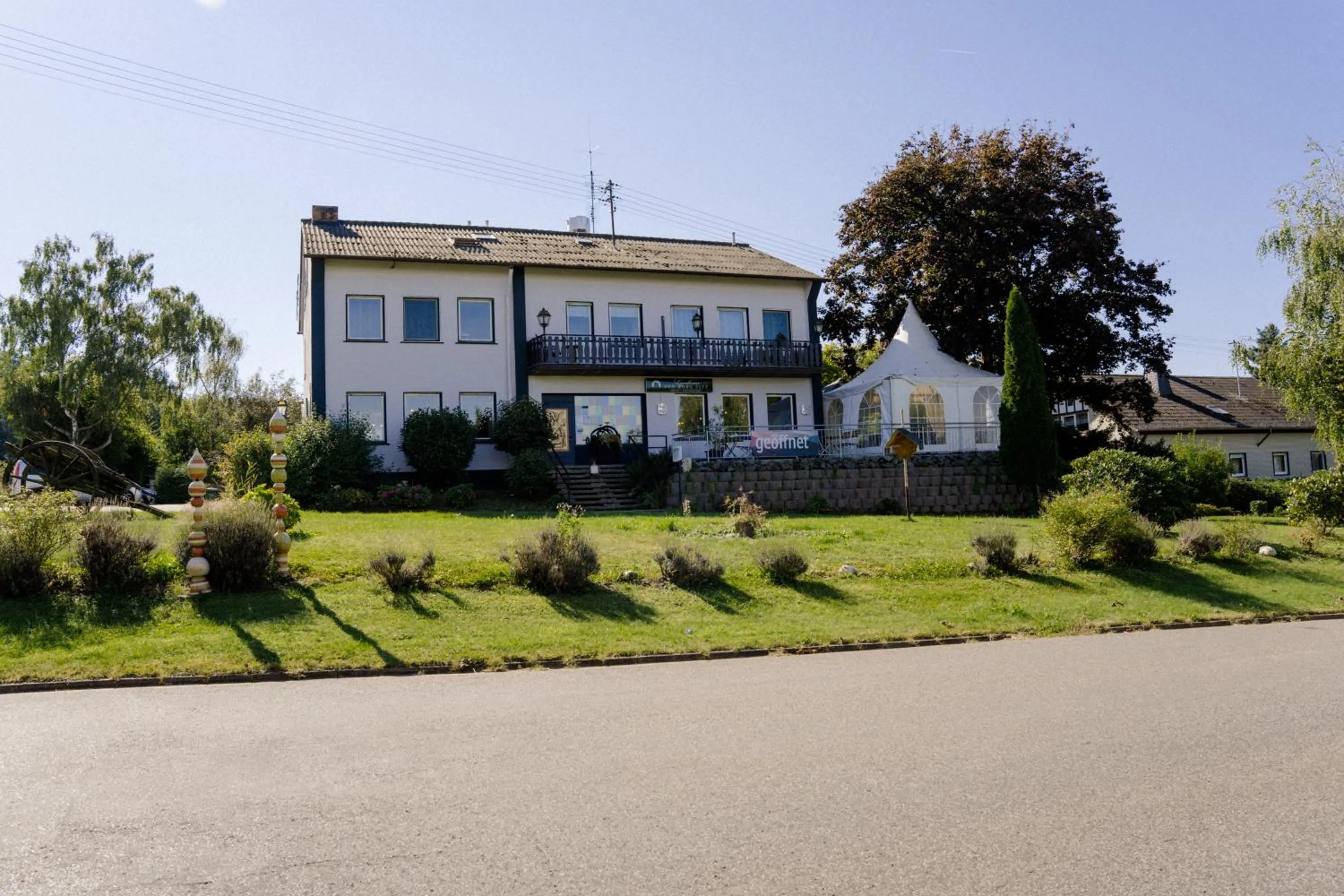 Property building in Landhaus vor Burg Eltz