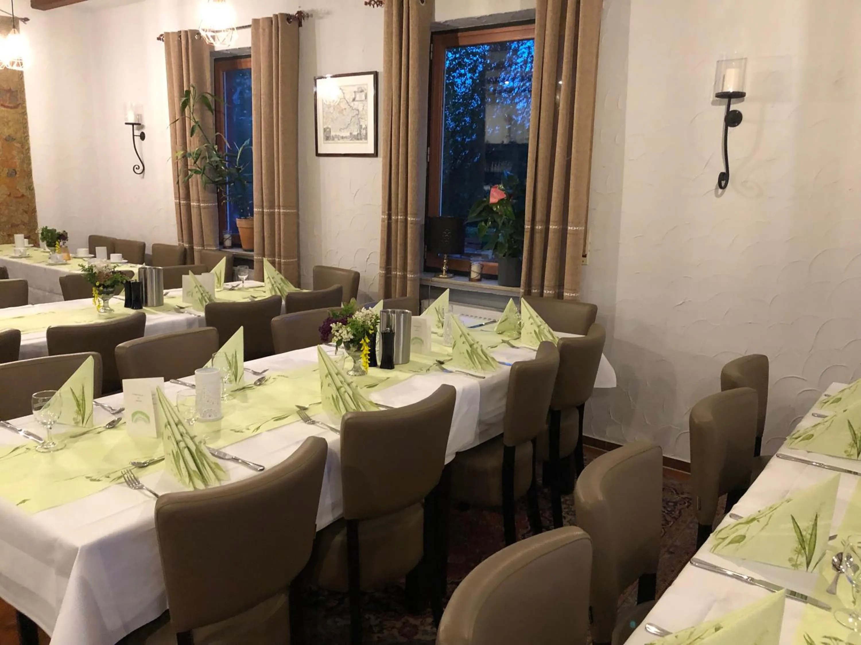 Dining area in Landhaus vor Burg Eltz