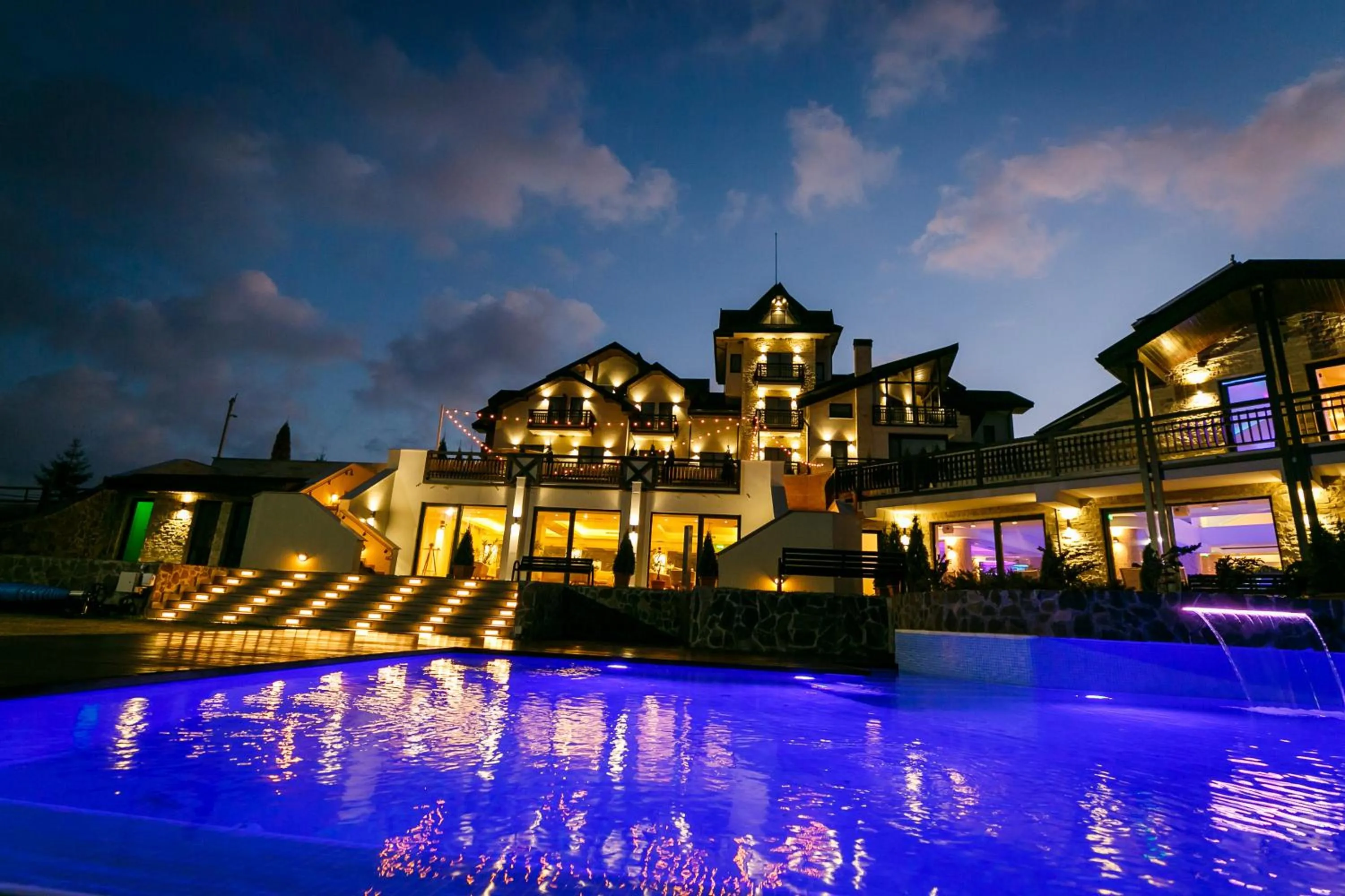 Property building in Castelnor