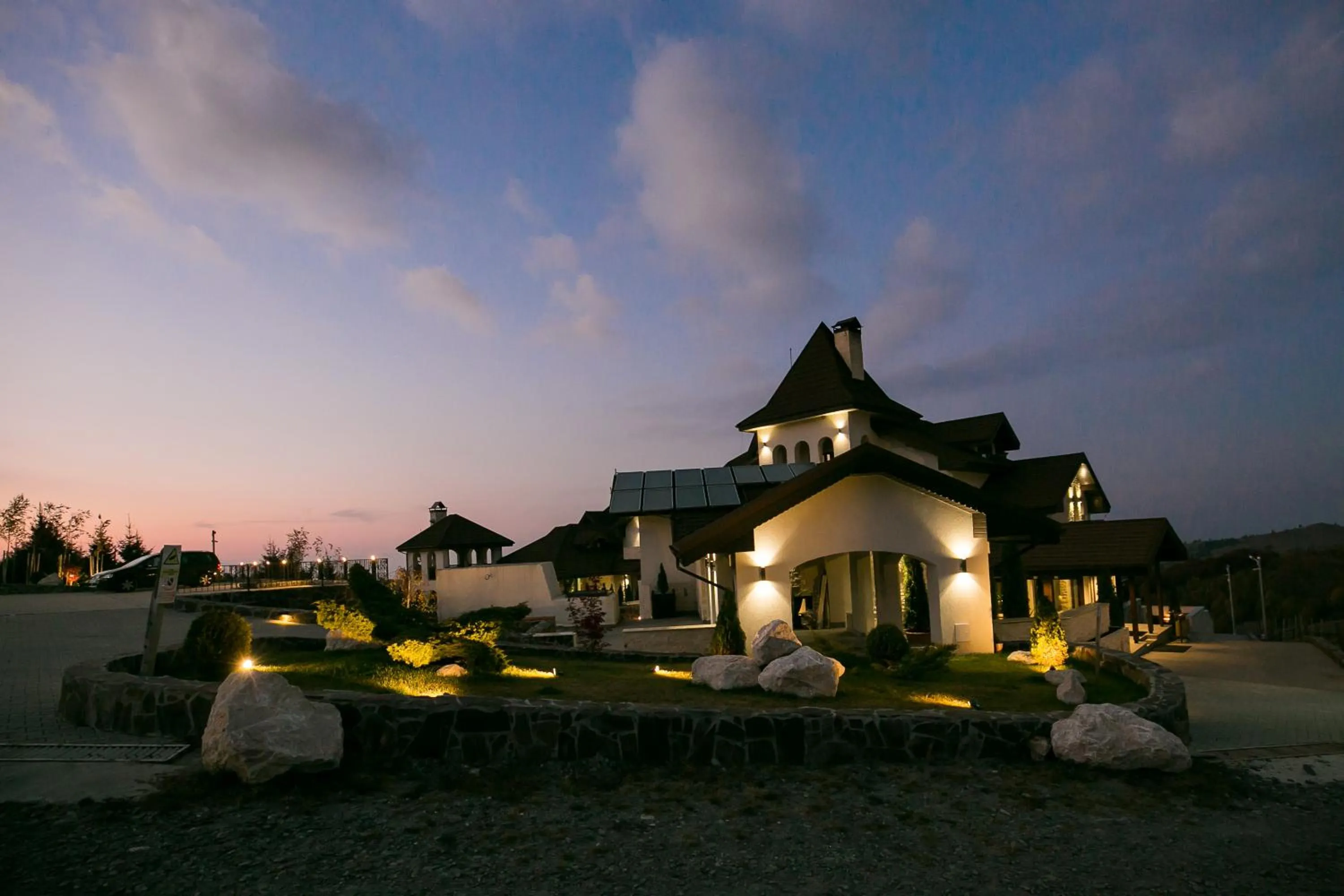 Property building in Castelnor