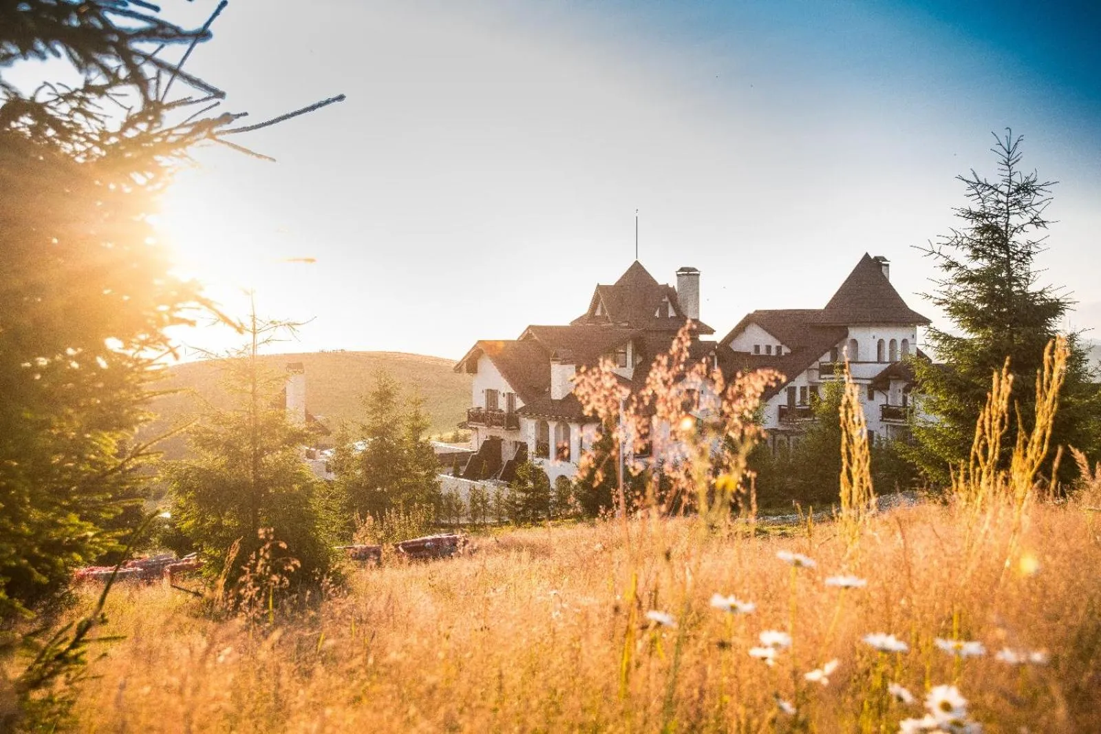 Property building in Castelnor