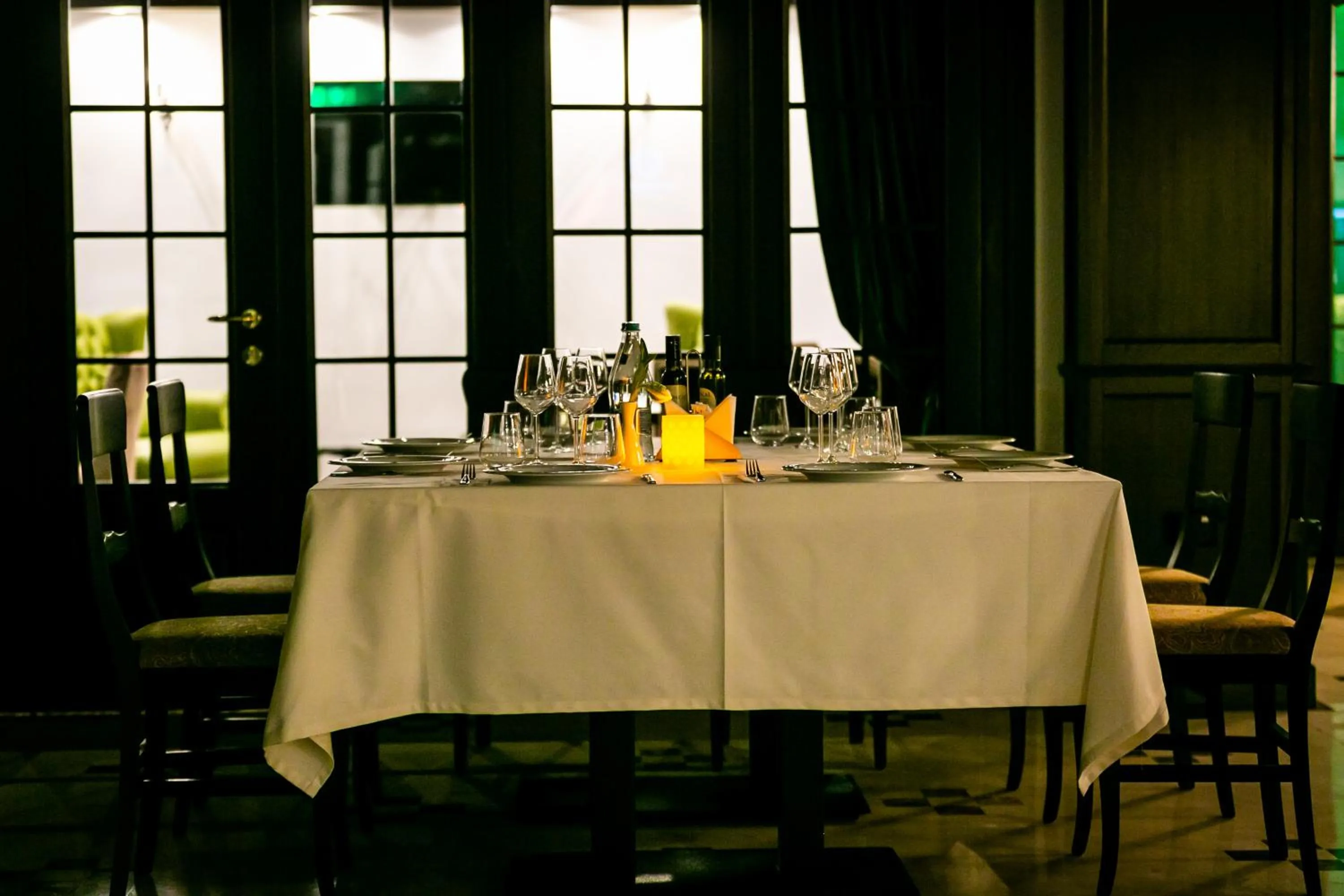 Restaurant/places to eat in Castelnor