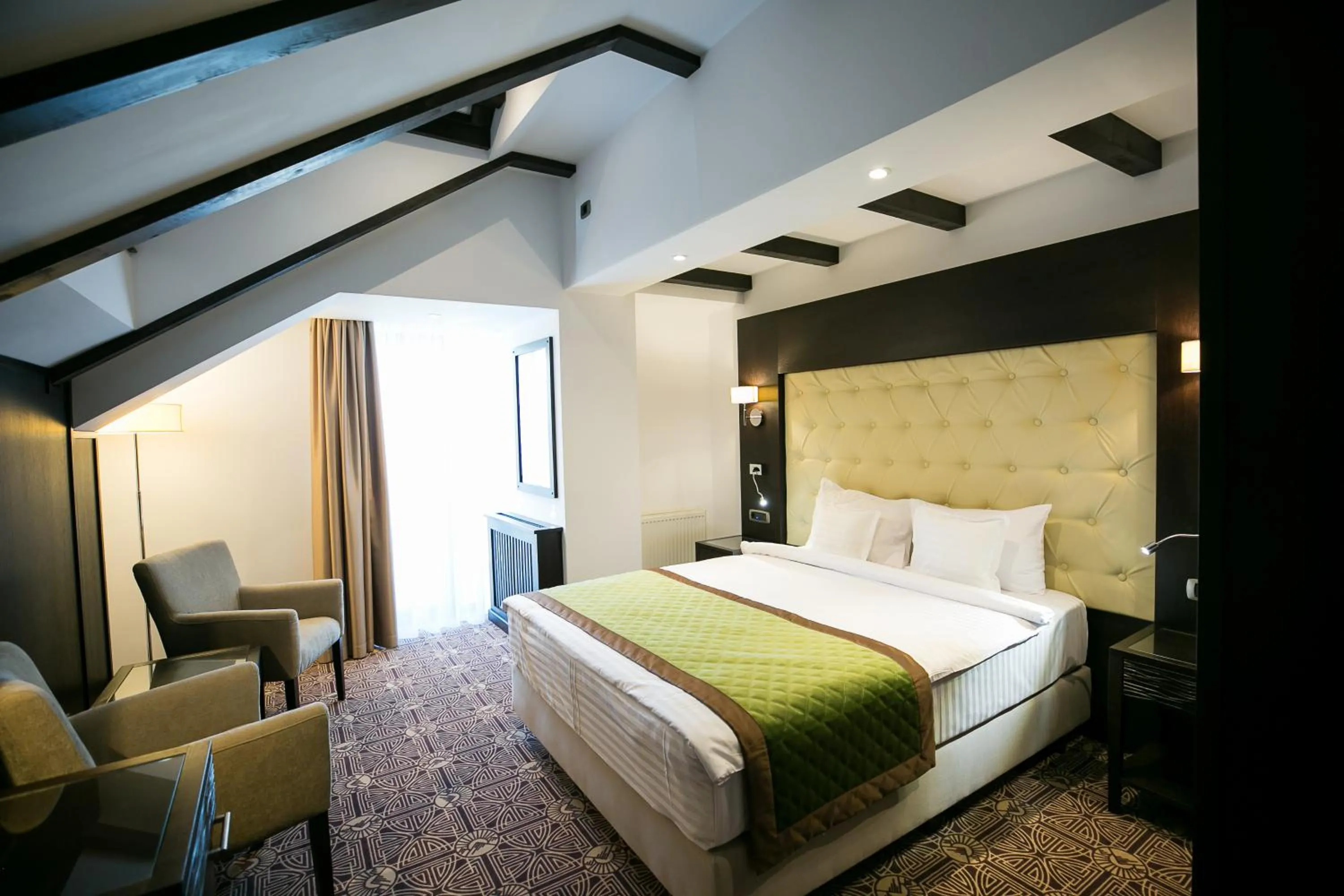 Photo of the whole room, Bed in Castelnor