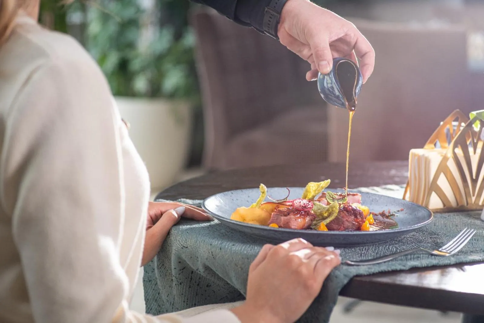 Restaurant/places to eat in Castelnor