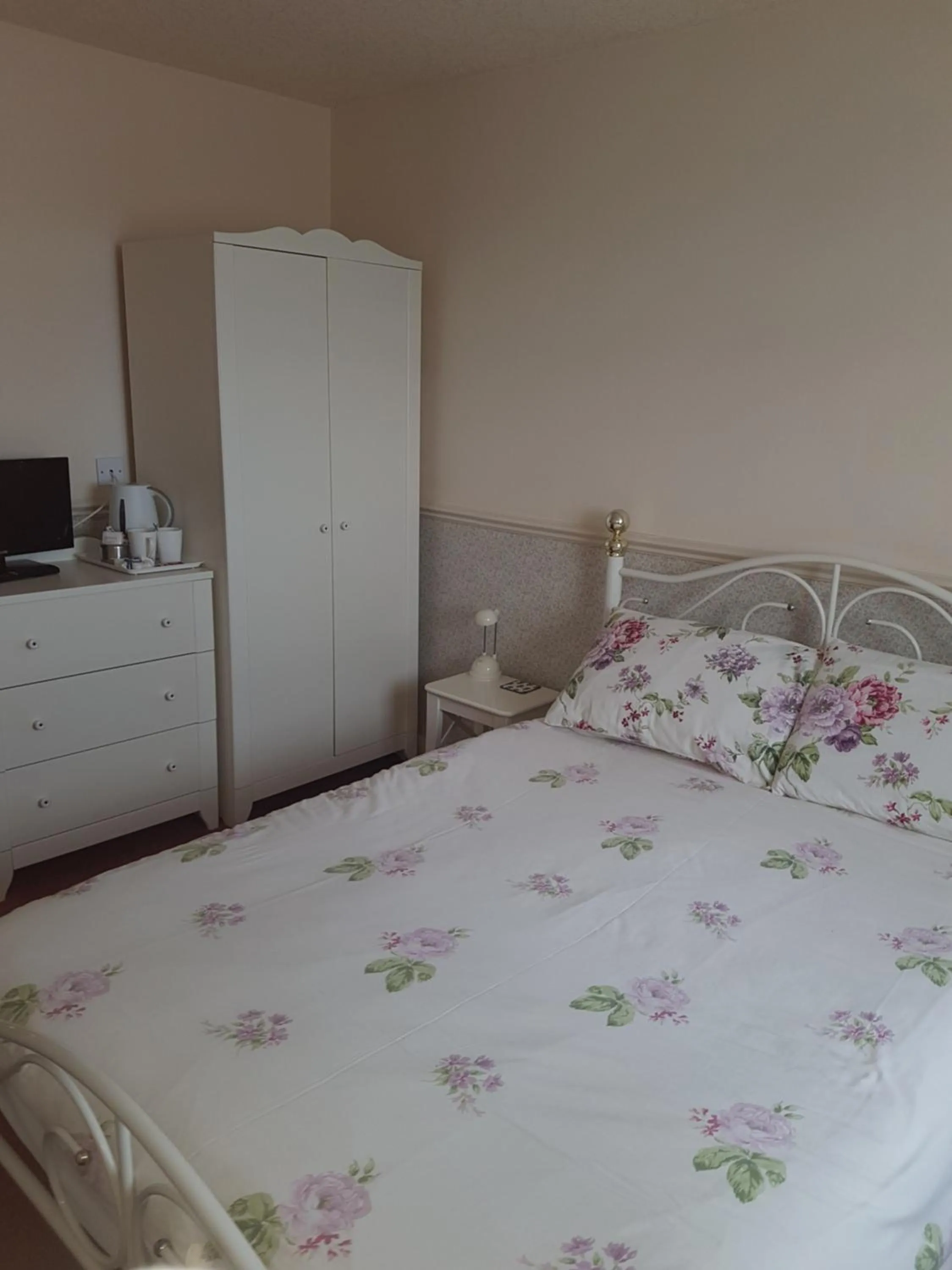 Bed in Cameron court B&B