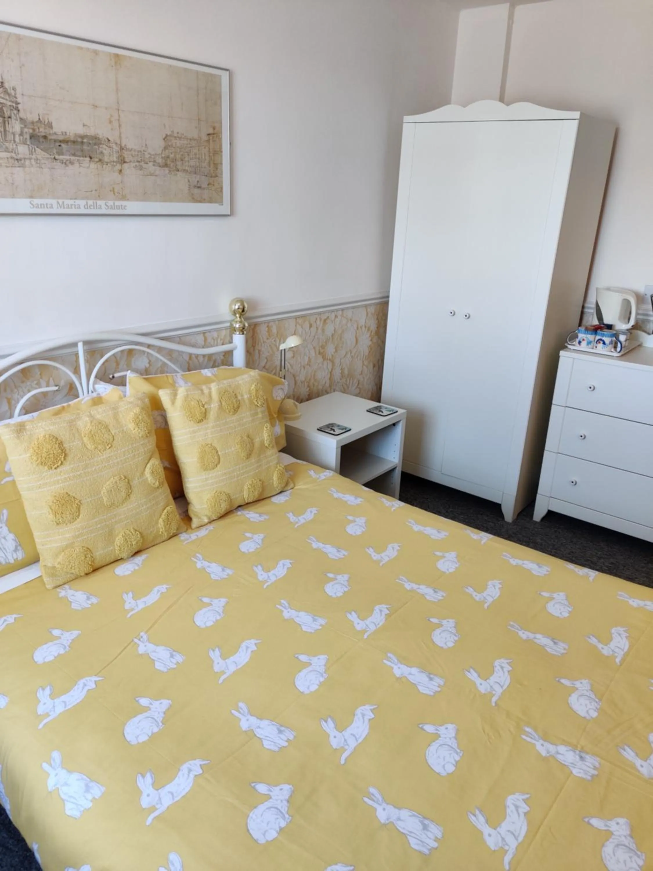 Bed in Cameron court B&B