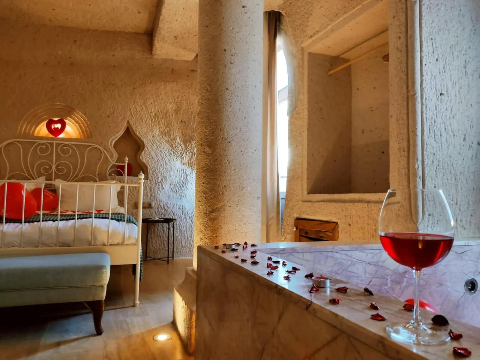 Massage, Bed in Corner İn Cappadocia