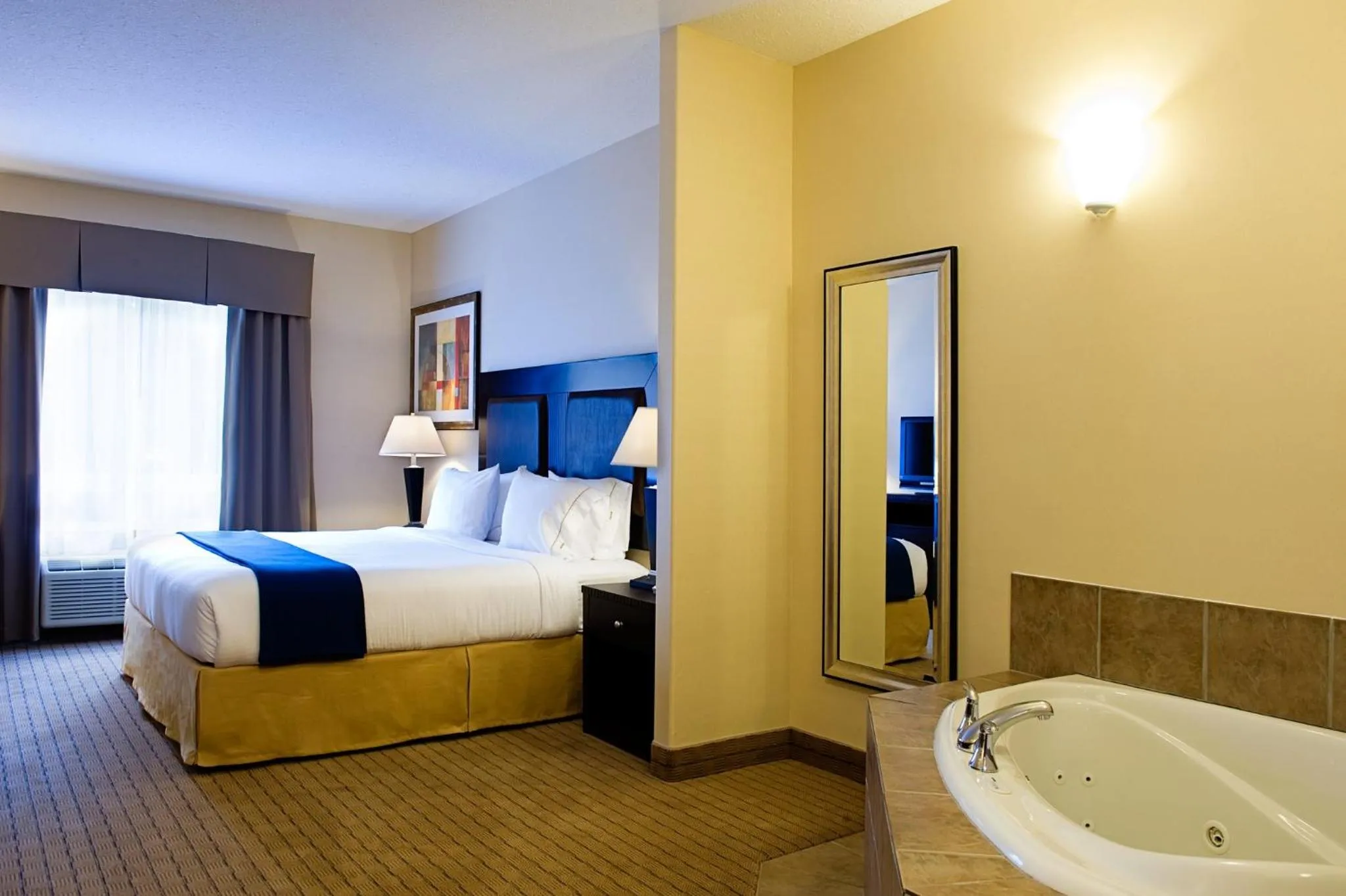 Photo of the whole room, Bed in Holiday Inn Express & Suites-Regina-South by IHG