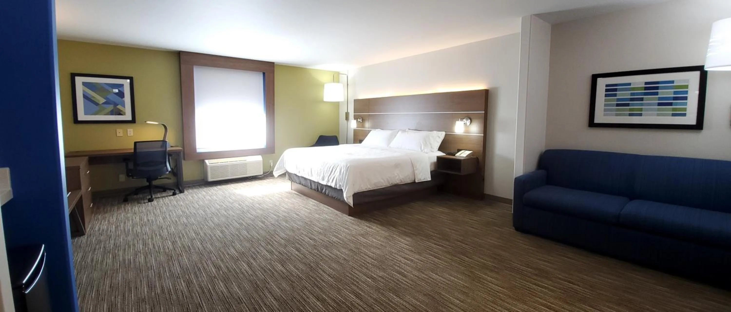 Photo of the whole room, Bed in Holiday Inn Express & Suites-Regina-South by IHG