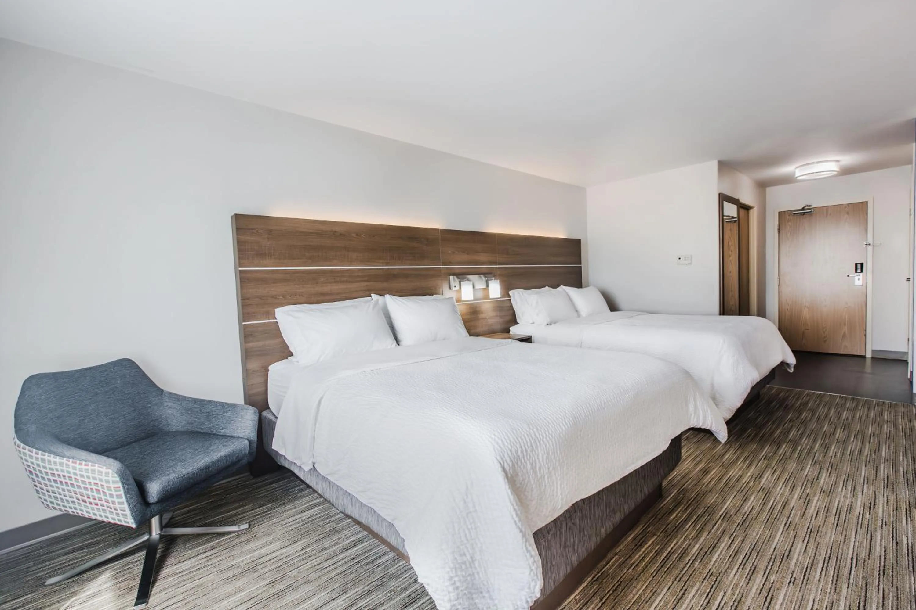 Bed in Holiday Inn Express & Suites-Regina-South by IHG