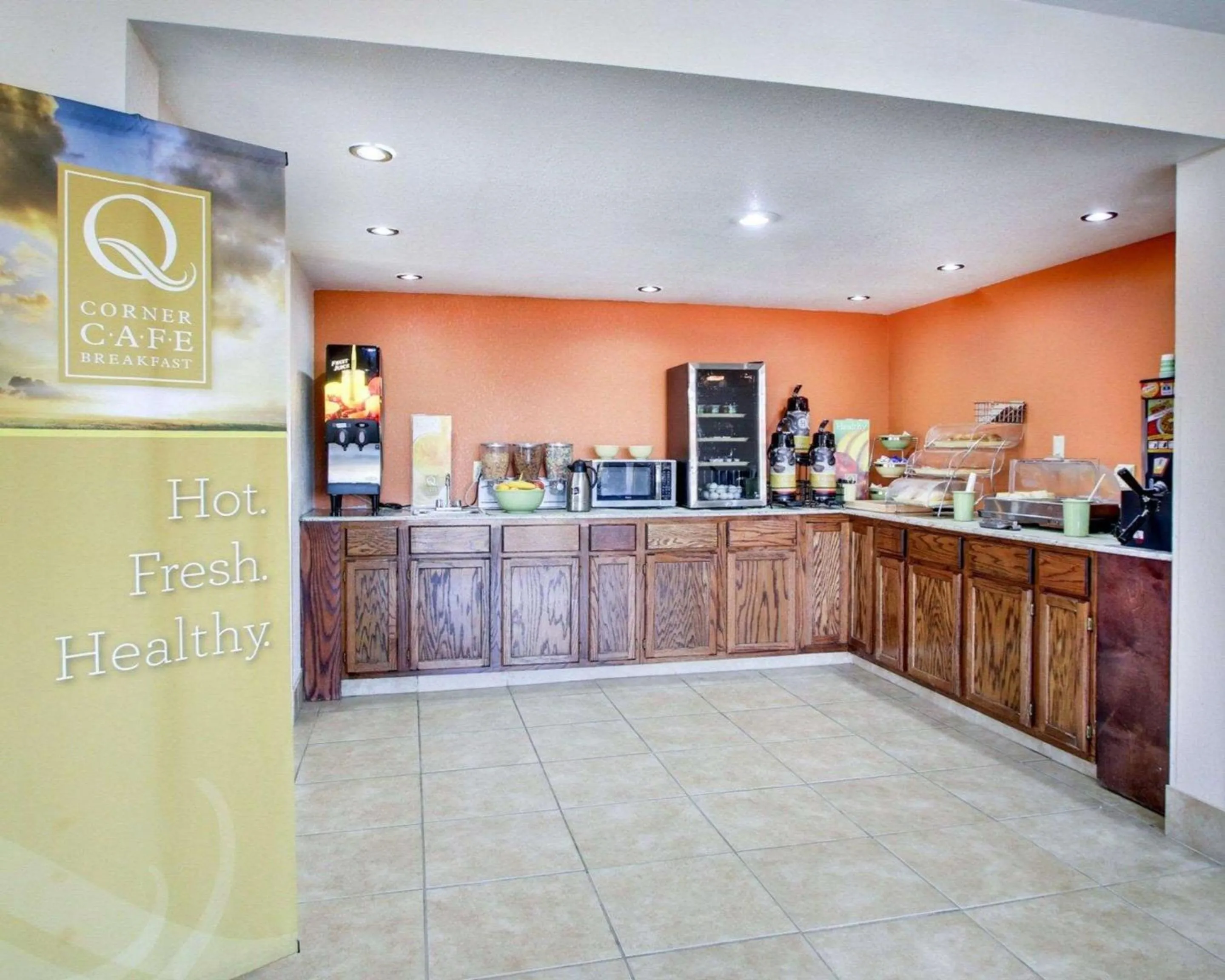 Restaurant/places to eat in Quality Inn