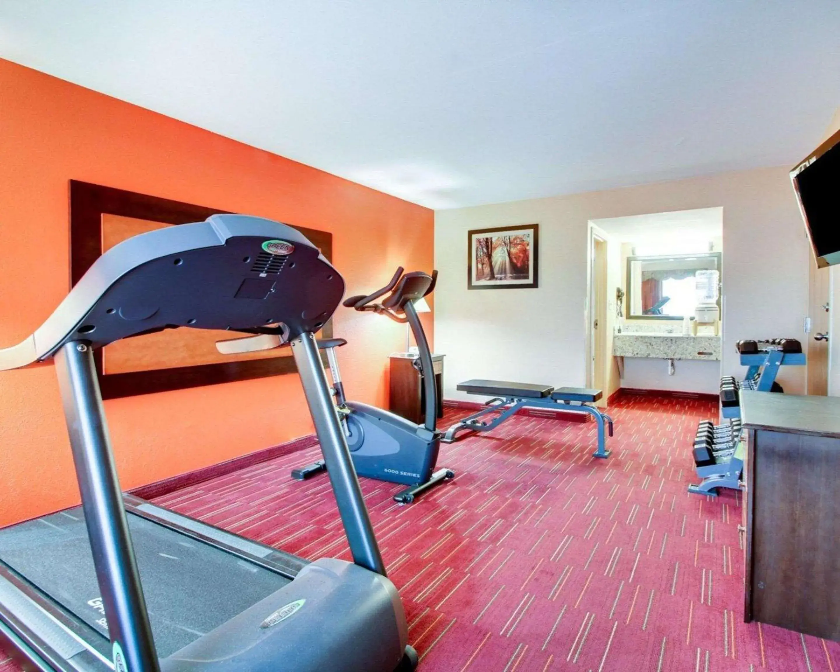 Fitness centre/facilities in Quality Inn Fitness centre/facilities in Quality Inn