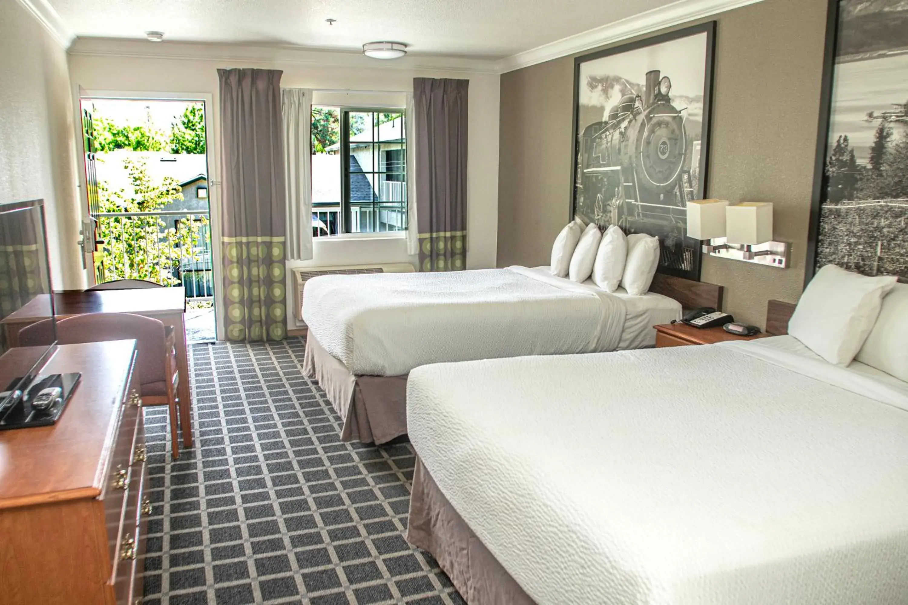 Queen Room with Two Queen Beds - Non-Smoking in Super 8 by Wyndham Willits Queen Room with Two Queen Beds - Non-Smoking in Super 8 by Wyndham Willits