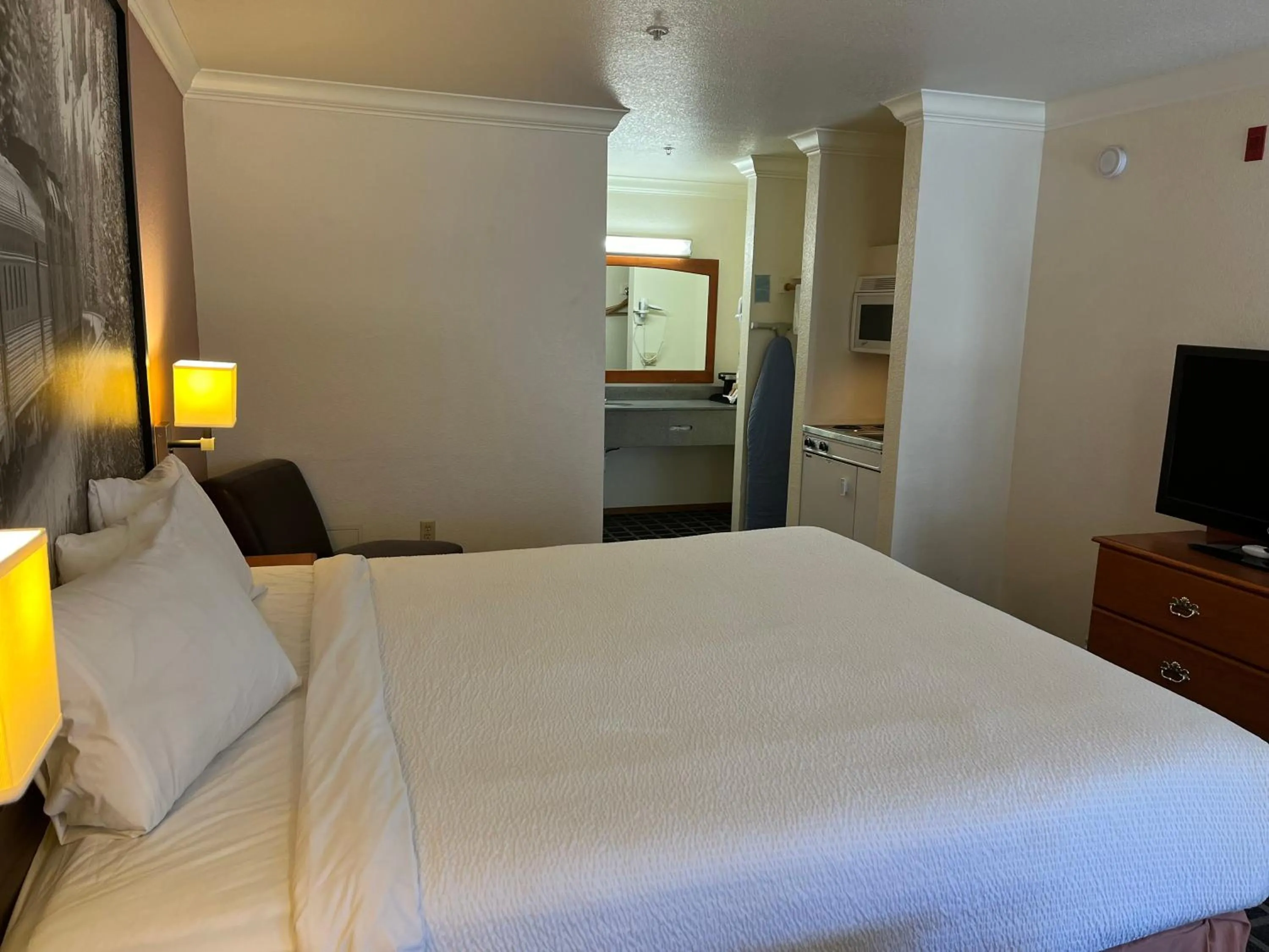 Bed in Super 8 by Wyndham Willits