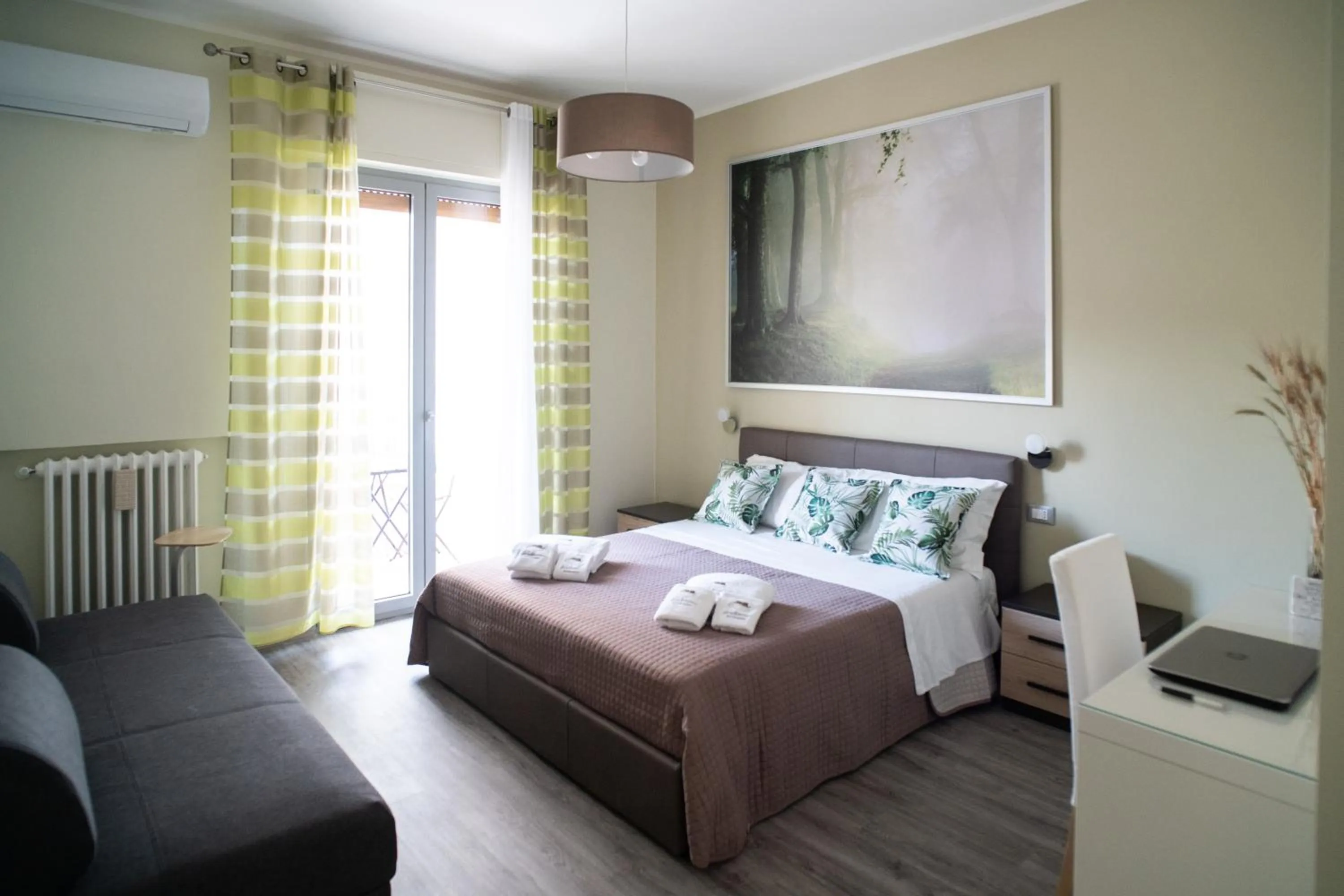 Bed in Baldacci Bed & Breakfast