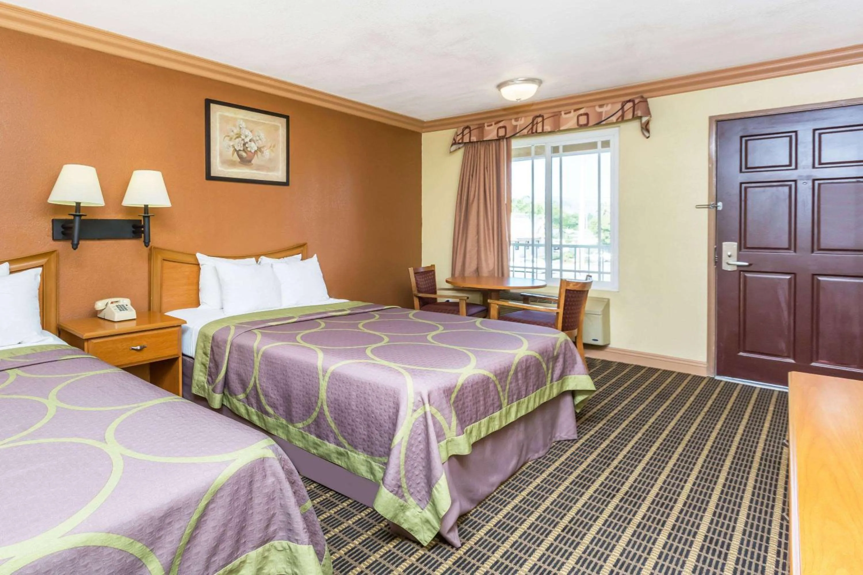 Photo of the whole room, Bed in Super 8 by Wyndham Azusa