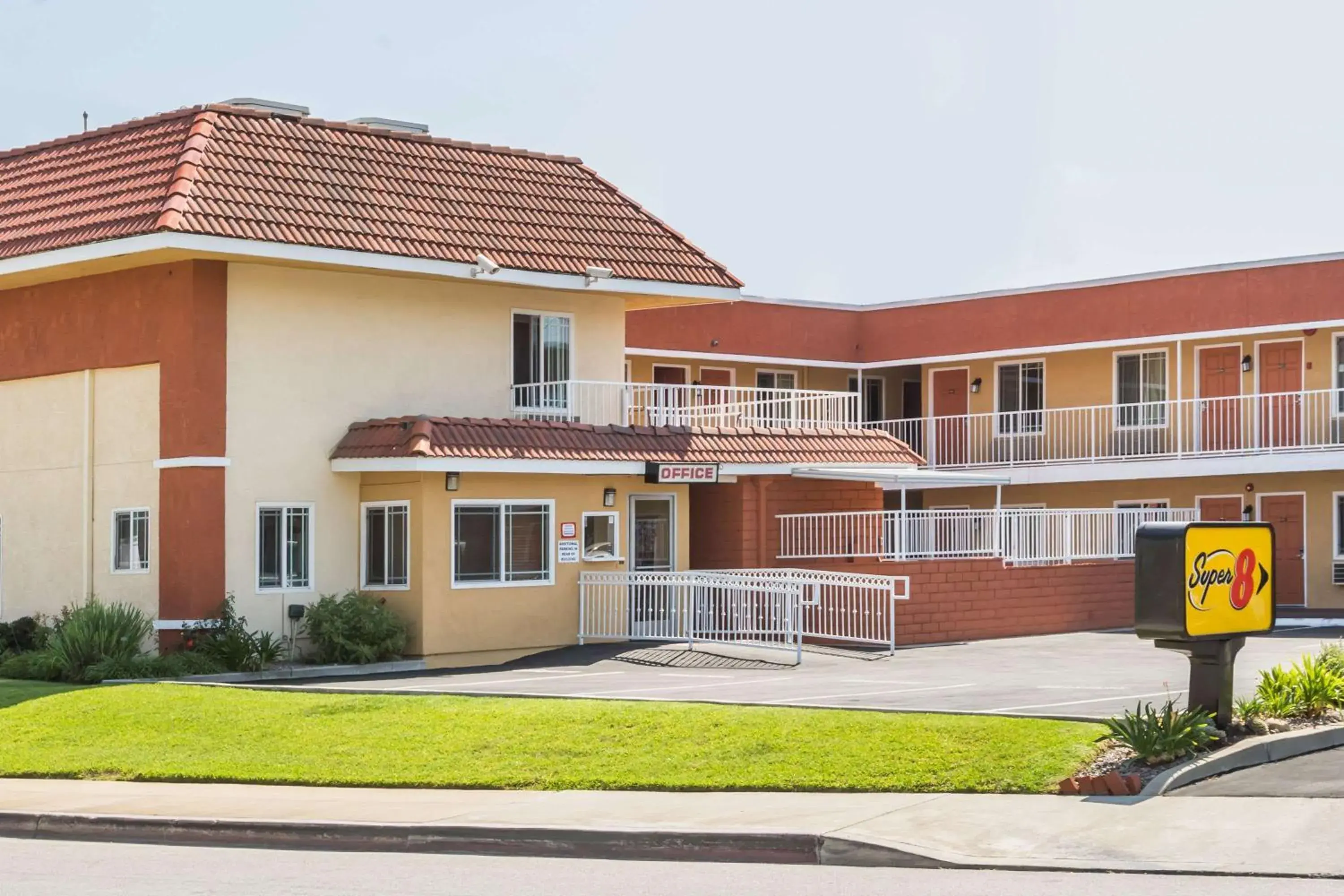 Property building in Super 8 by Wyndham Azusa Property building in Super 8 by Wyndham Azusa