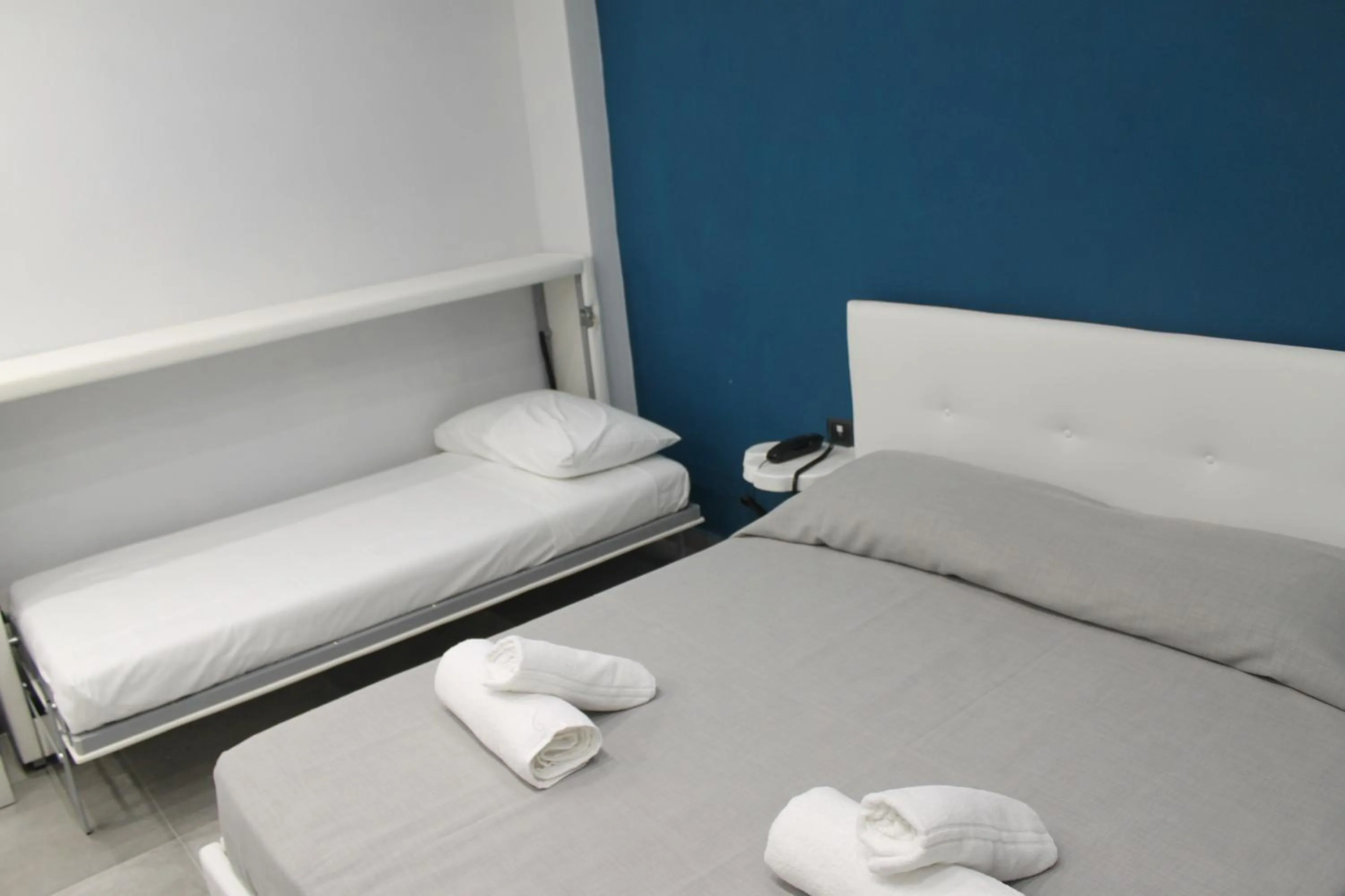 Bathroom, Bed in Olive Luxury Rooms