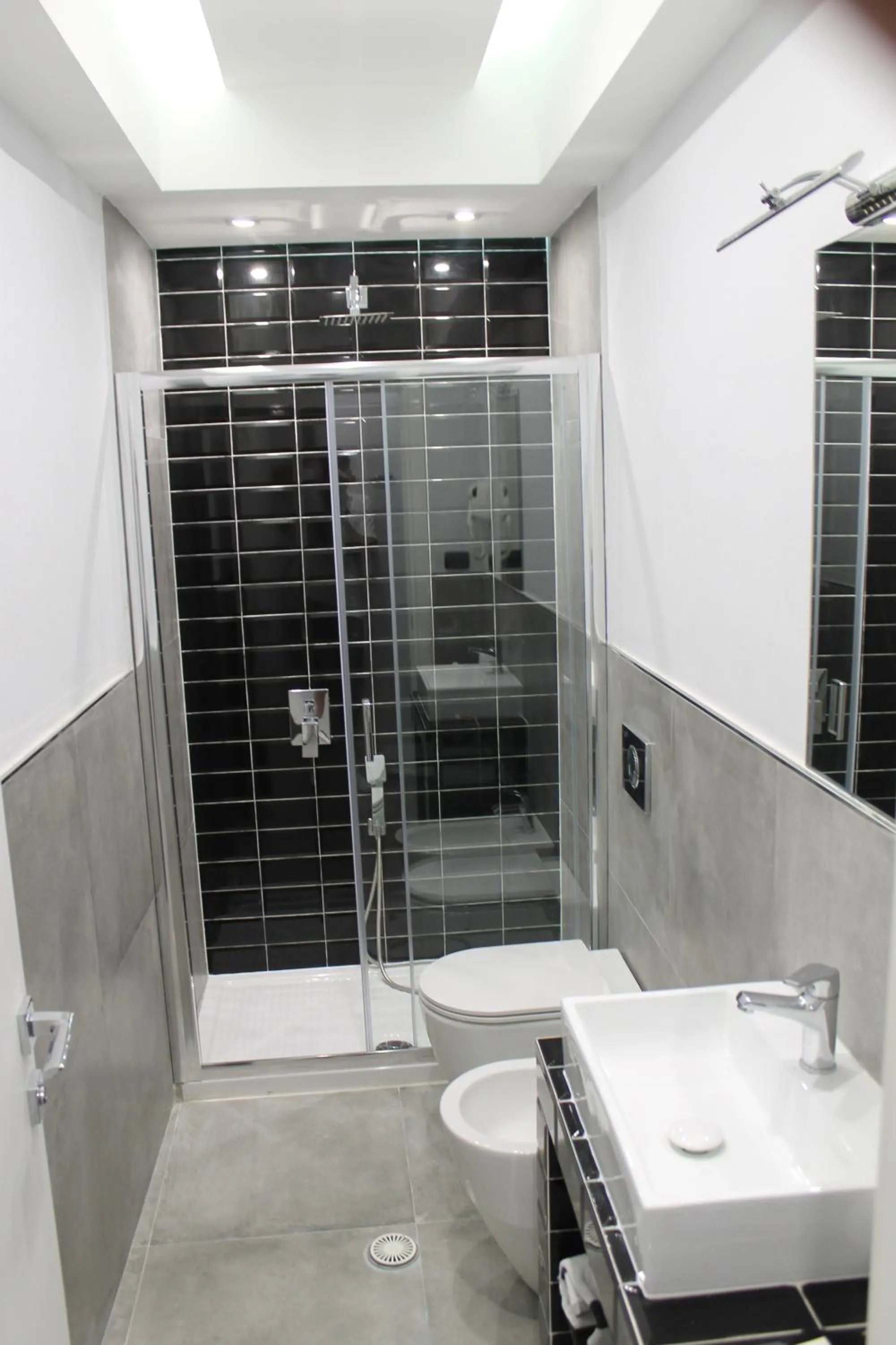 Toilet in Olive Luxury Rooms