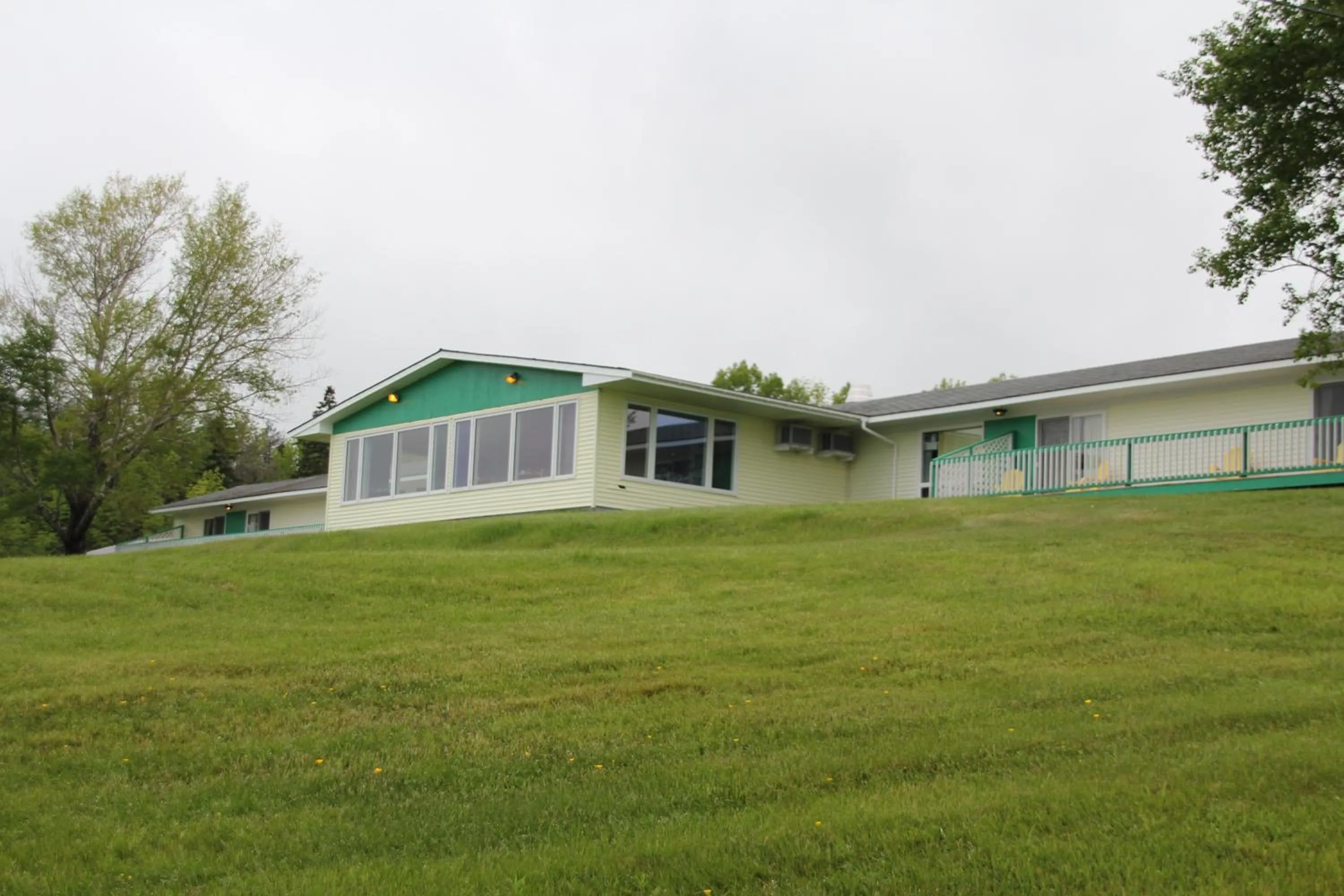 Facade/entrance in Cabot Trail Motel