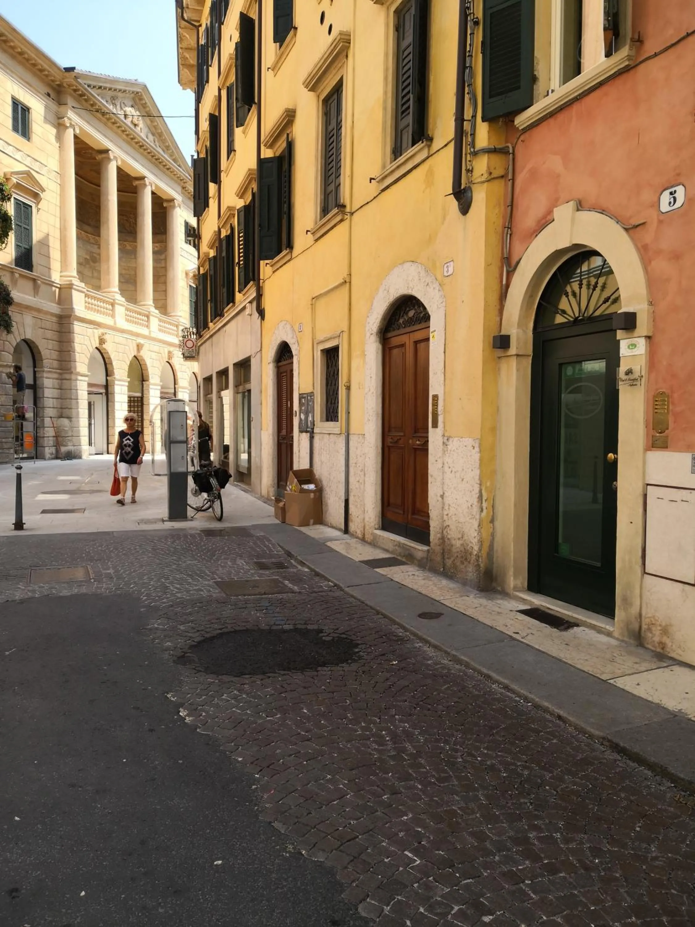 Facade/entrance in Mazzini Suite