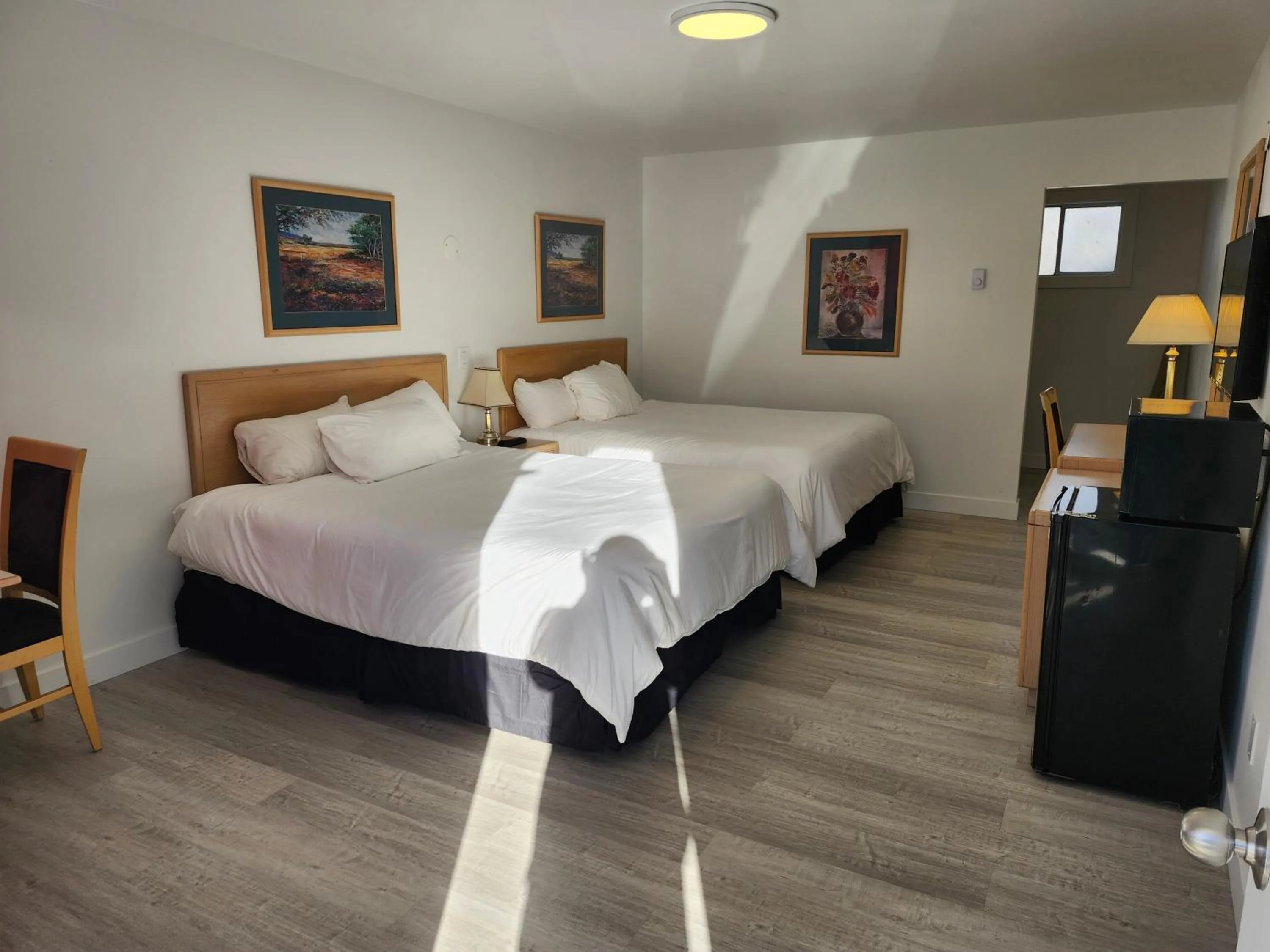 Bedroom, Bed in Cache Creek Inn