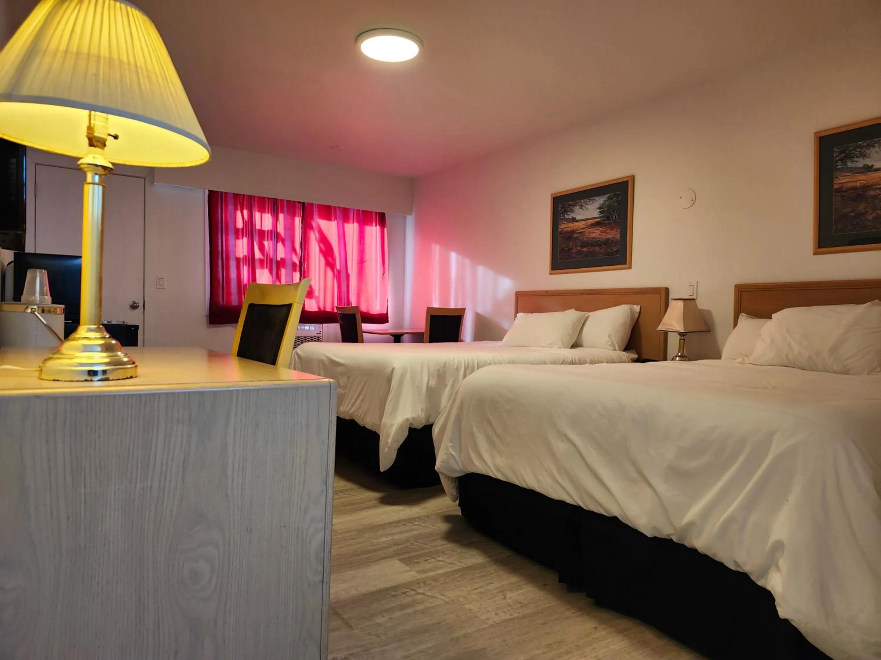 Bedroom, Bed in Cache Creek Inn