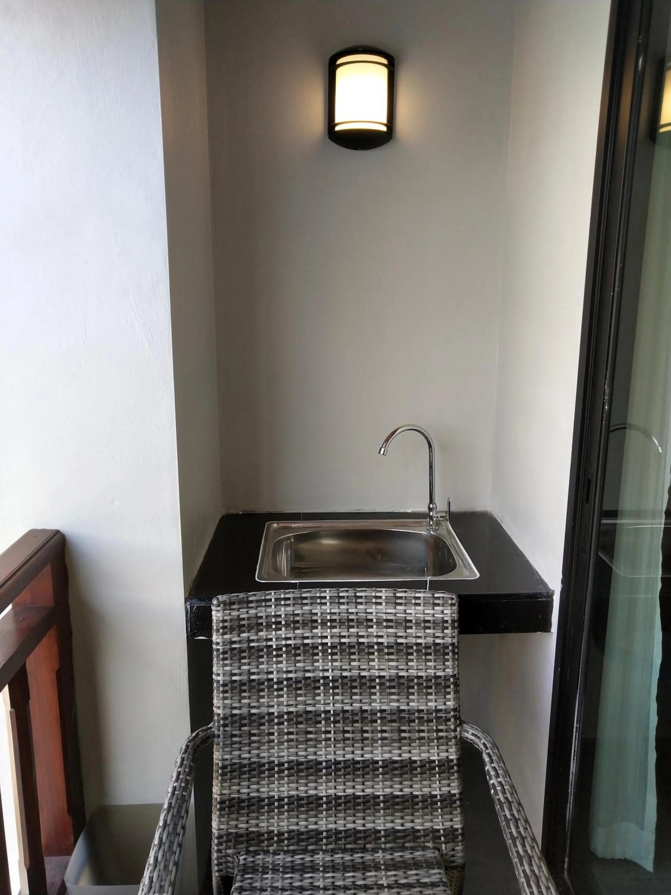 Balcony/Terrace in Hotel De Sripoom