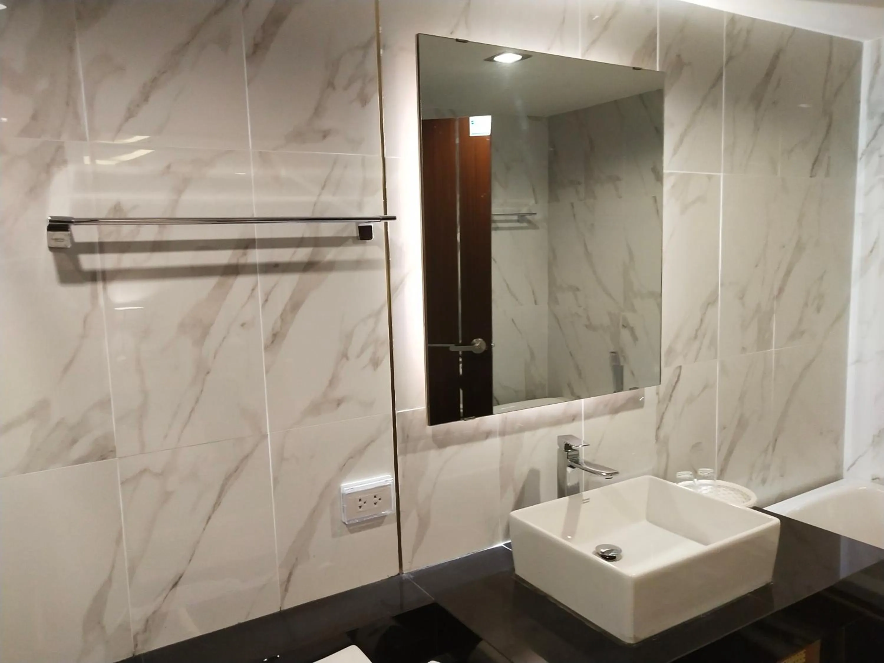 Bathroom in Hotel De Sripoom