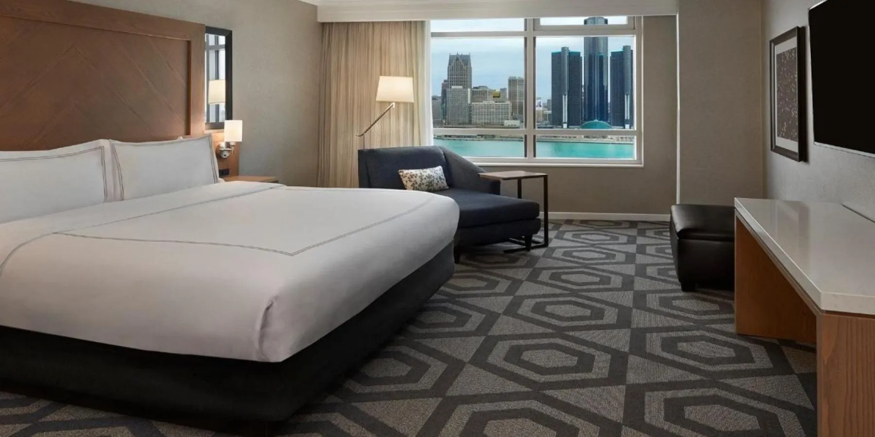 Photo of the whole room, Bed in Caesars Windsor, A Caesars Destination