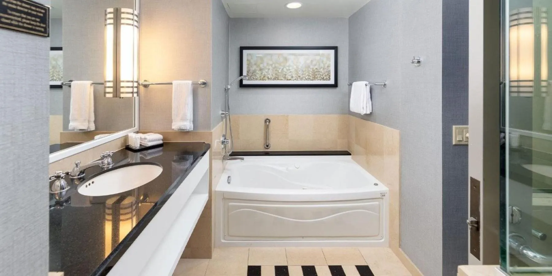 Bath, Bed in Caesars Windsor, A Caesars Destination