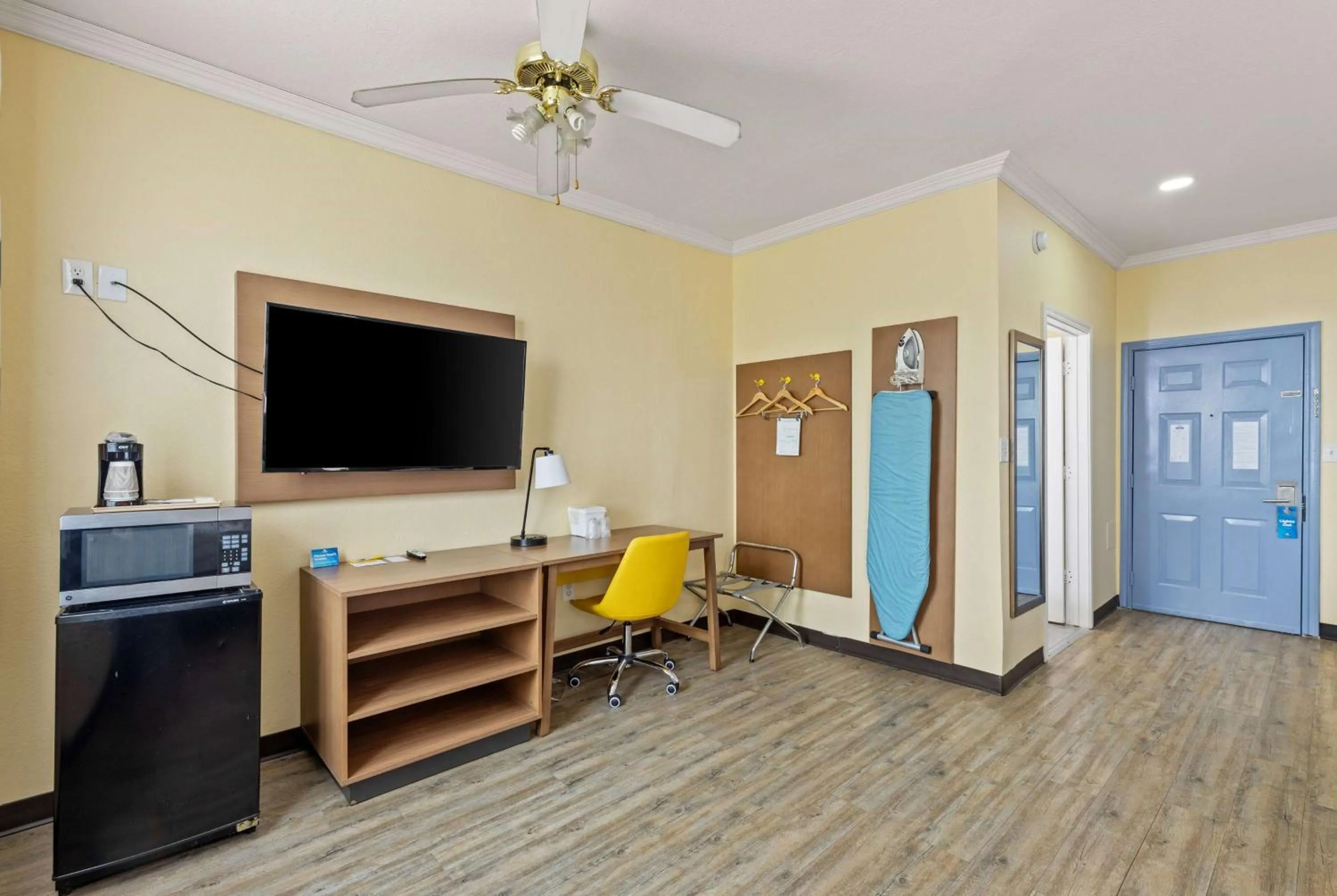 Photo of the whole room in Days Inn & Suites by Wyndham DFW Airport South-Euless