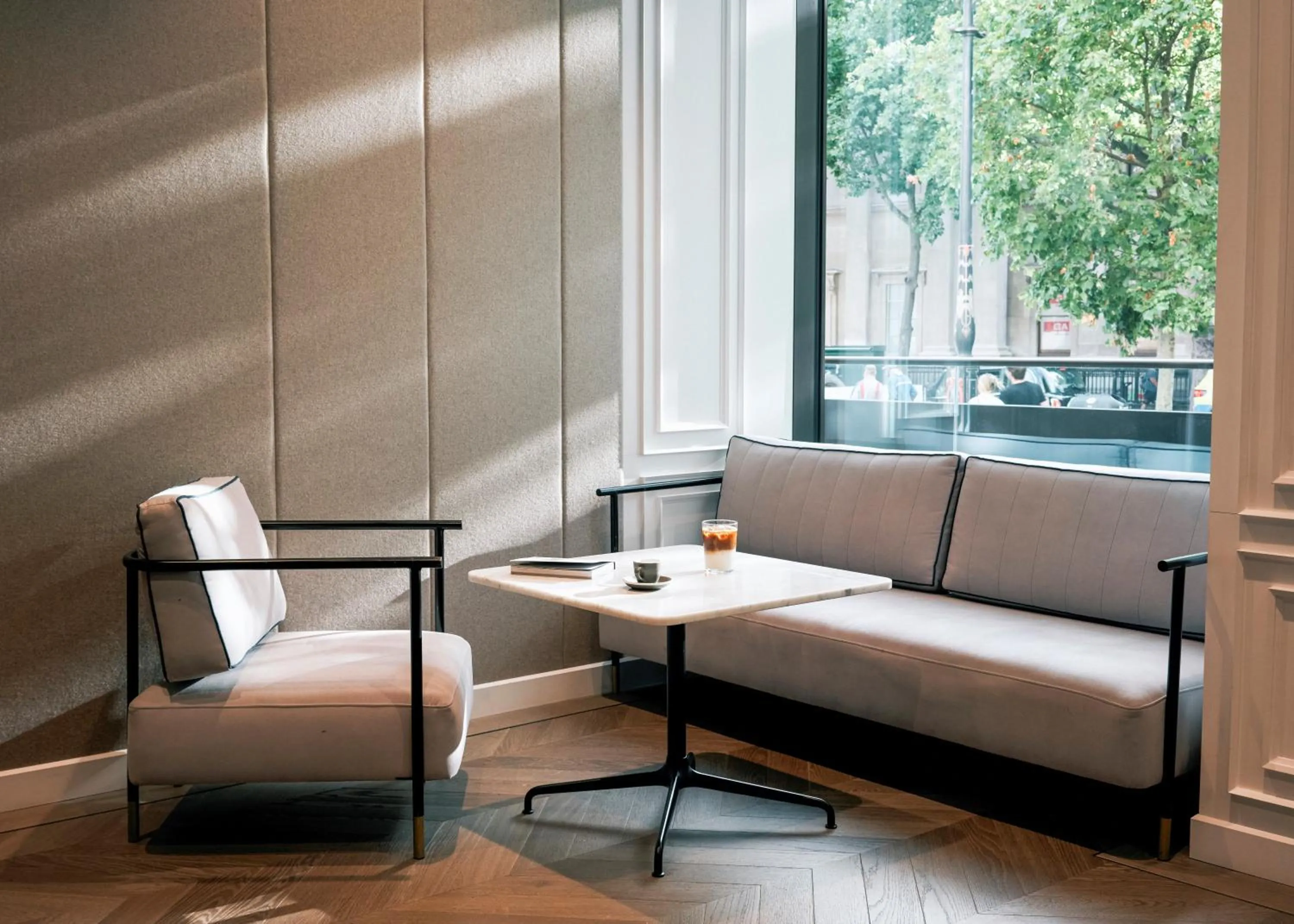 Restaurant/places to eat in Page8, Page Hotels