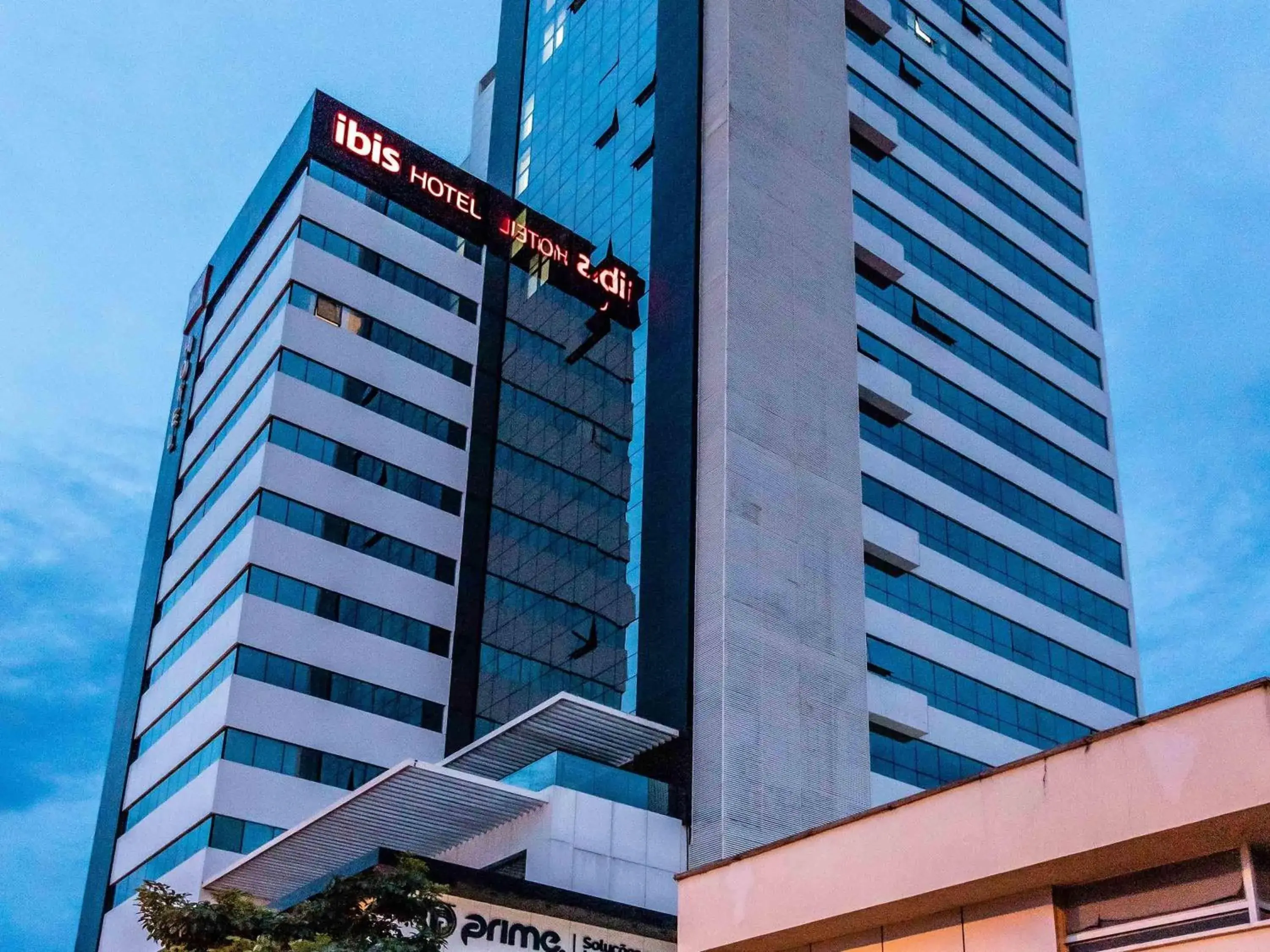 Property building in ibis Palmas Avenida JK Property building in ibis Palmas Avenida JK