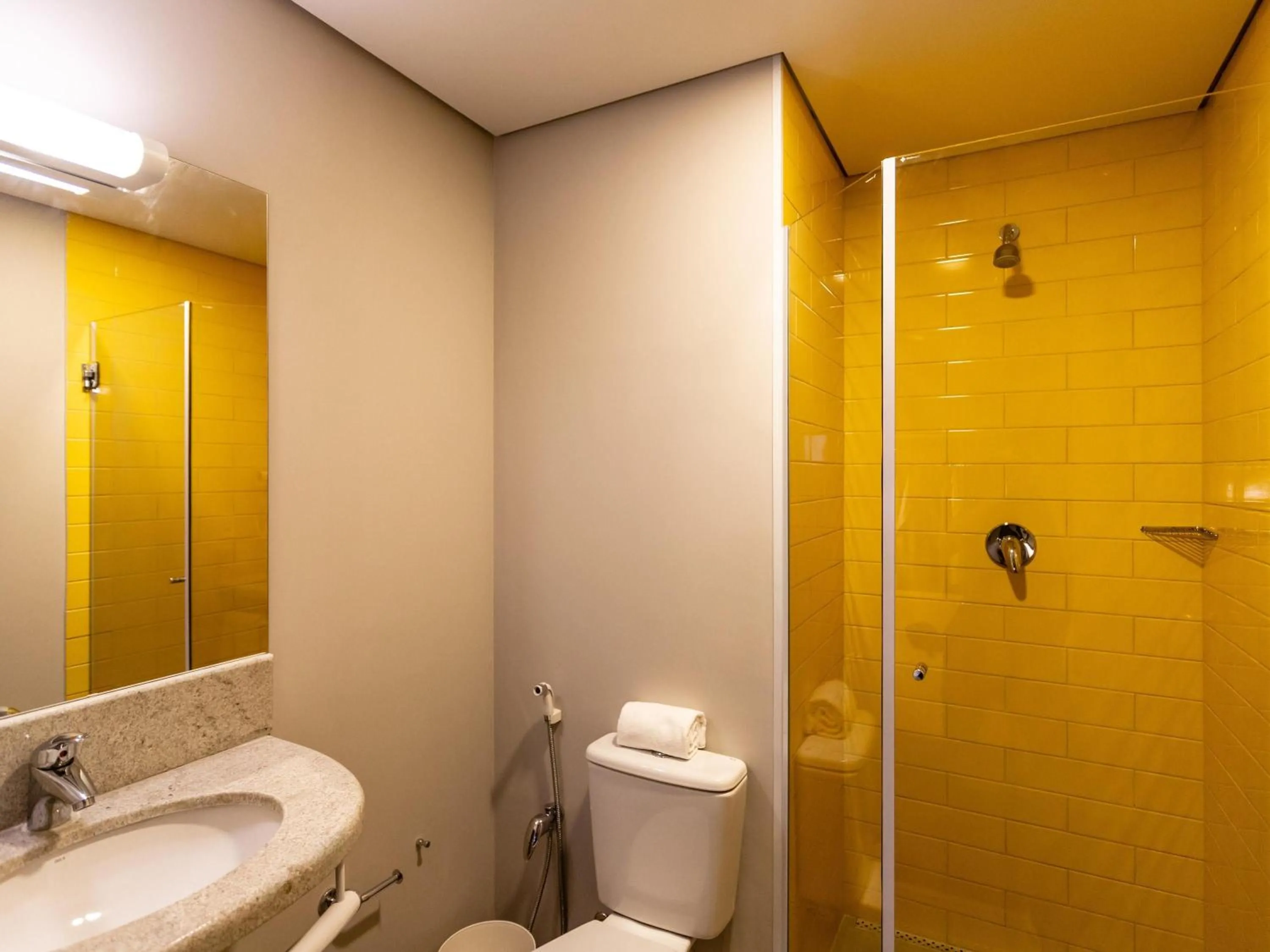 Bedroom in ibis Palmas Avenida JK