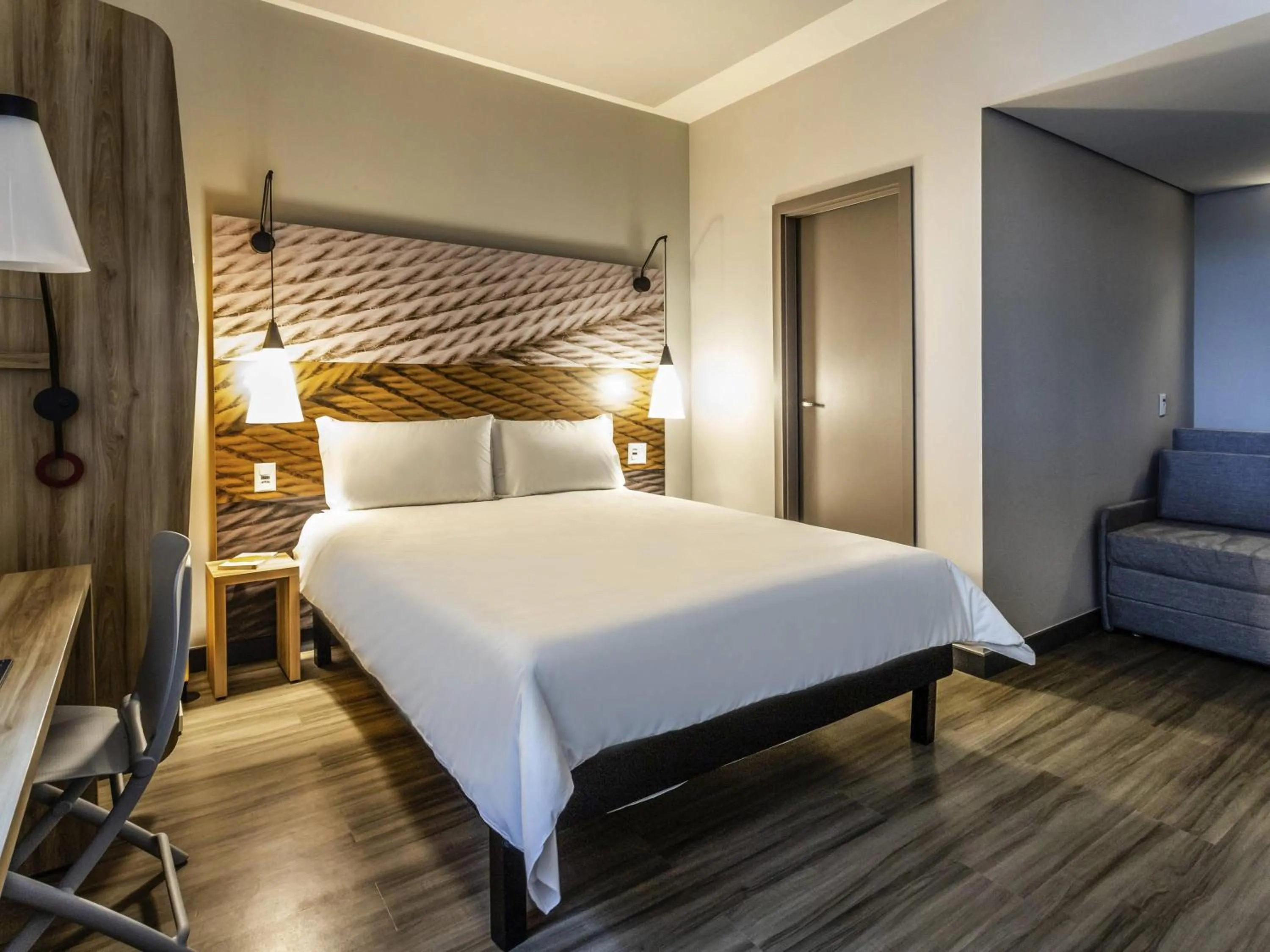 Bedroom, Bed in ibis Palmas Avenida JK