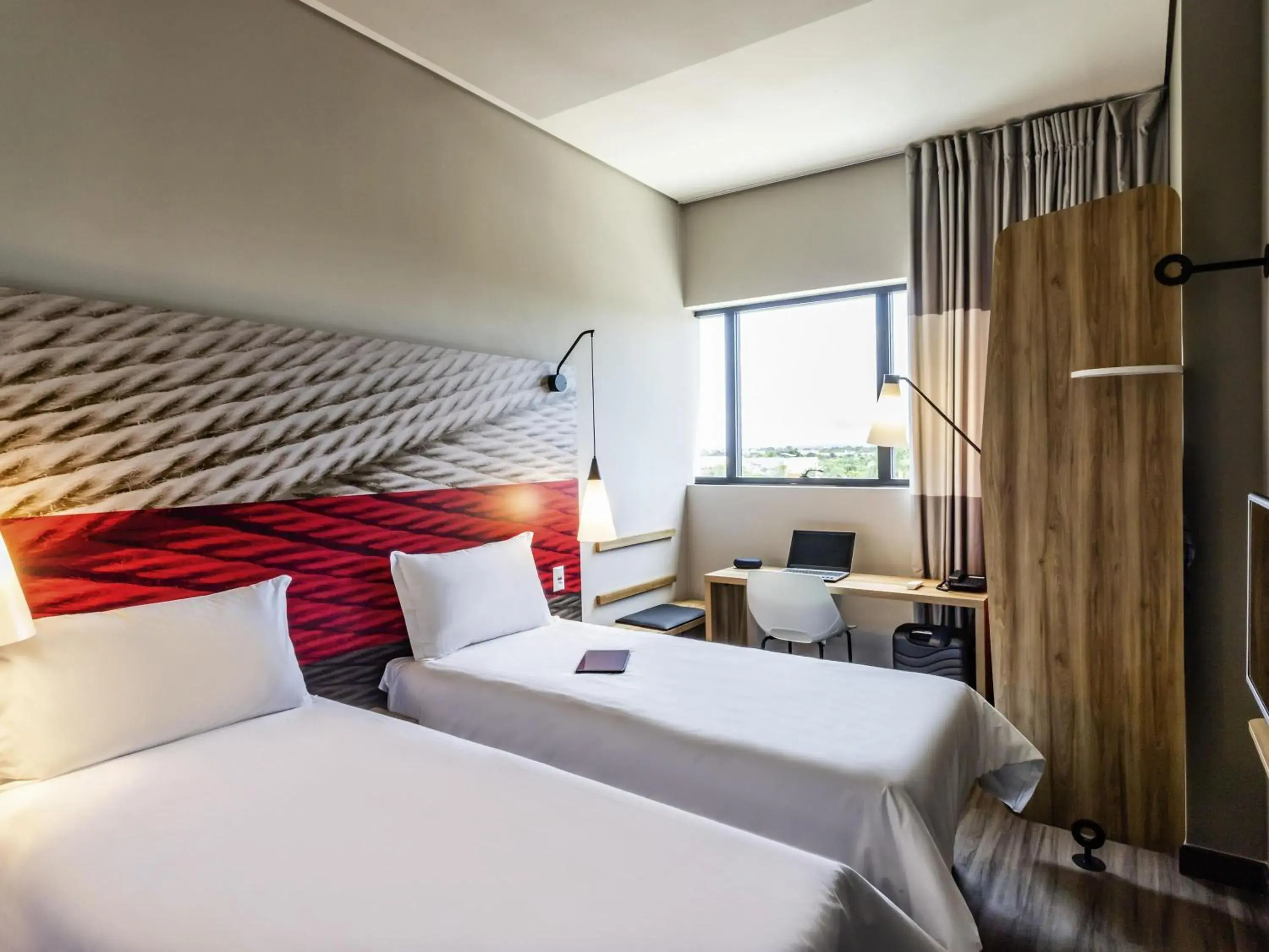 Bedroom, Bed in ibis Palmas Avenida JK Bedroom, Bed in ibis Palmas Avenida JK