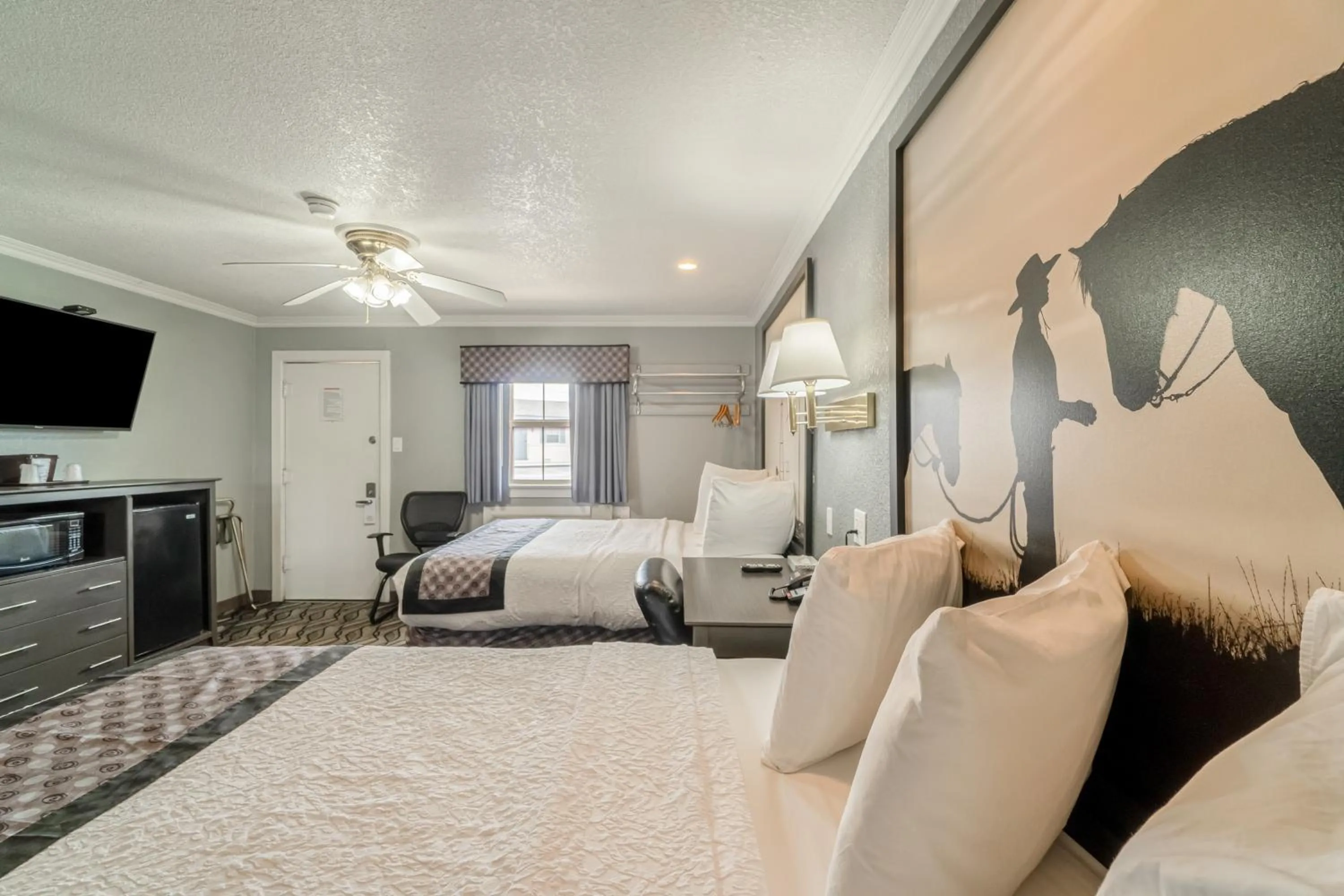 Bedroom, Bed in Purple Sage By OYO Snyder TX