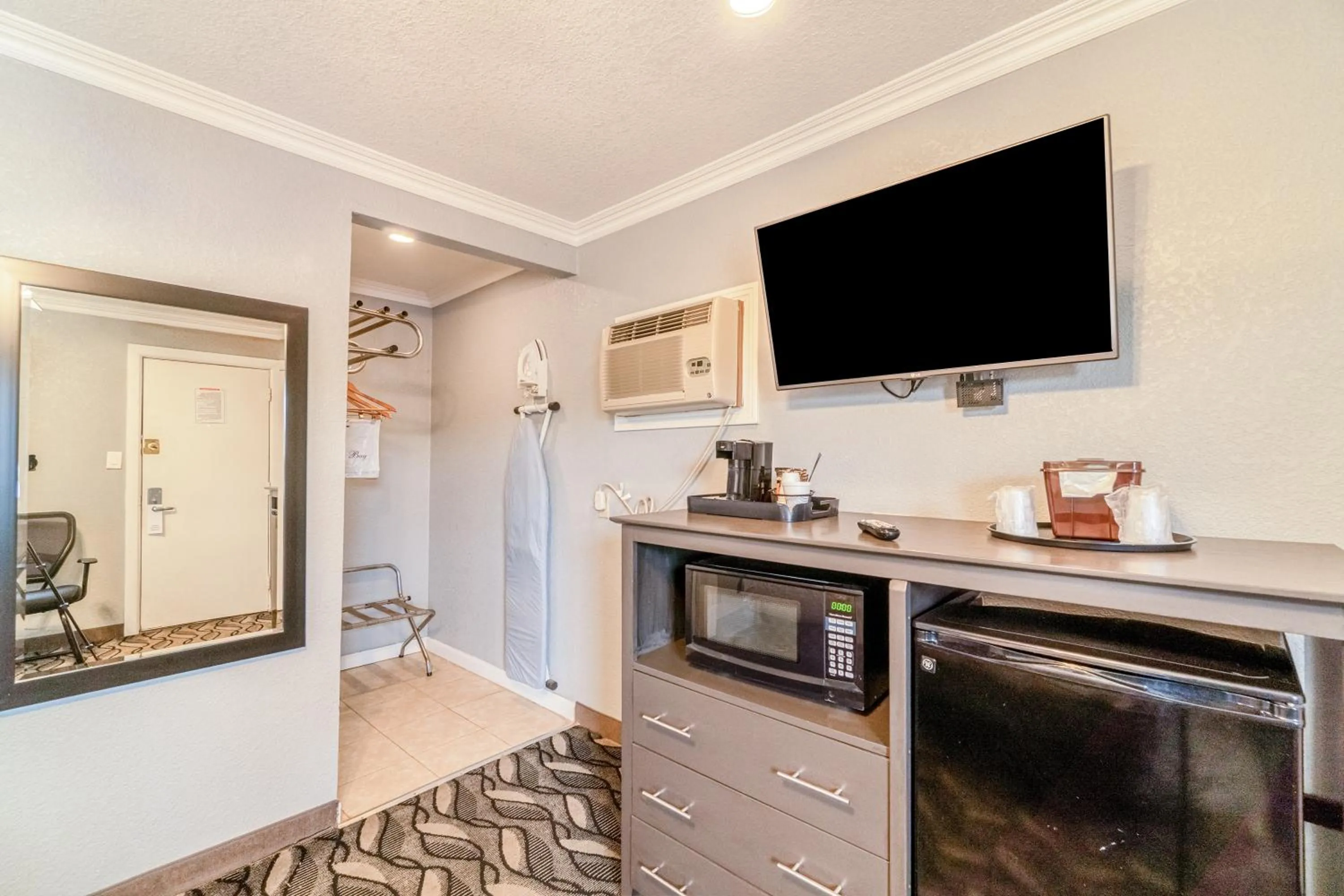Bedroom in Purple Sage By OYO Snyder TX